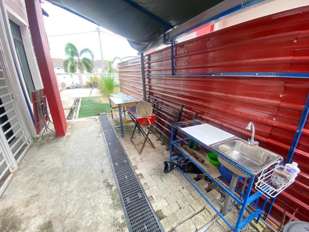 5Room Home2stay Hayyan Muslim Pool photo 3