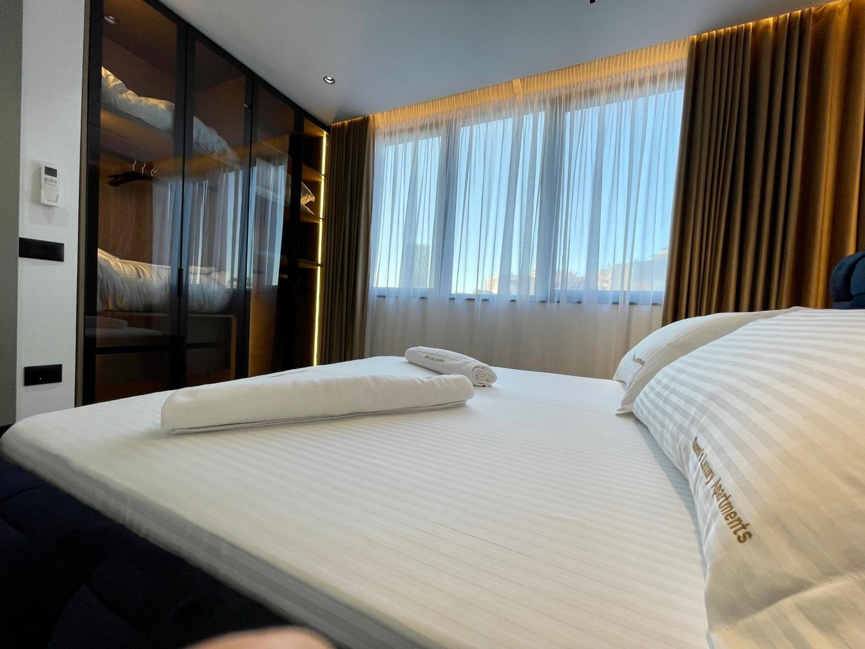 Queens Luxury Apartments Tirana