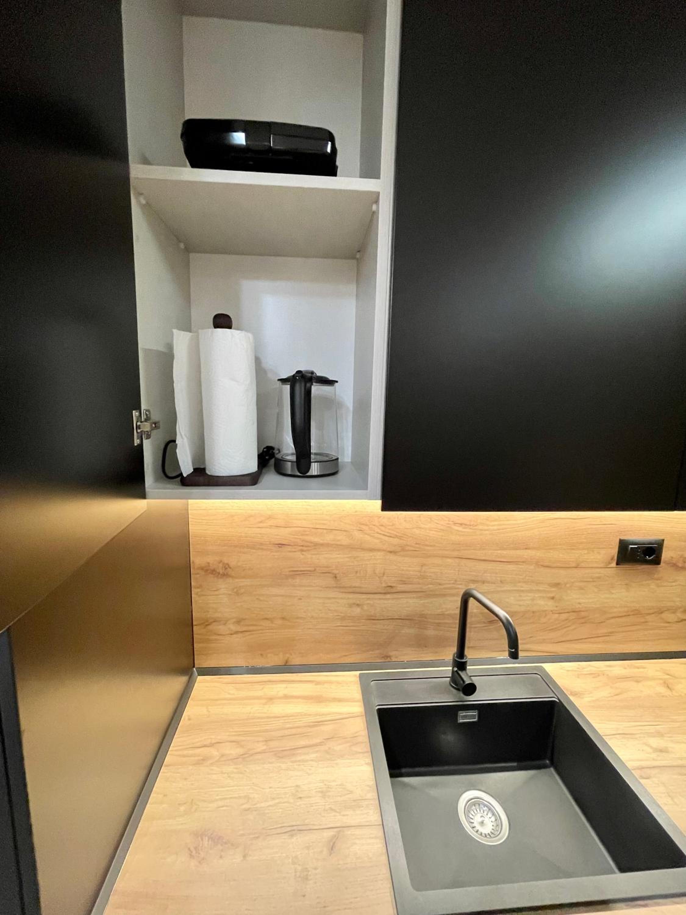Queens Luxury Apartments Tirana