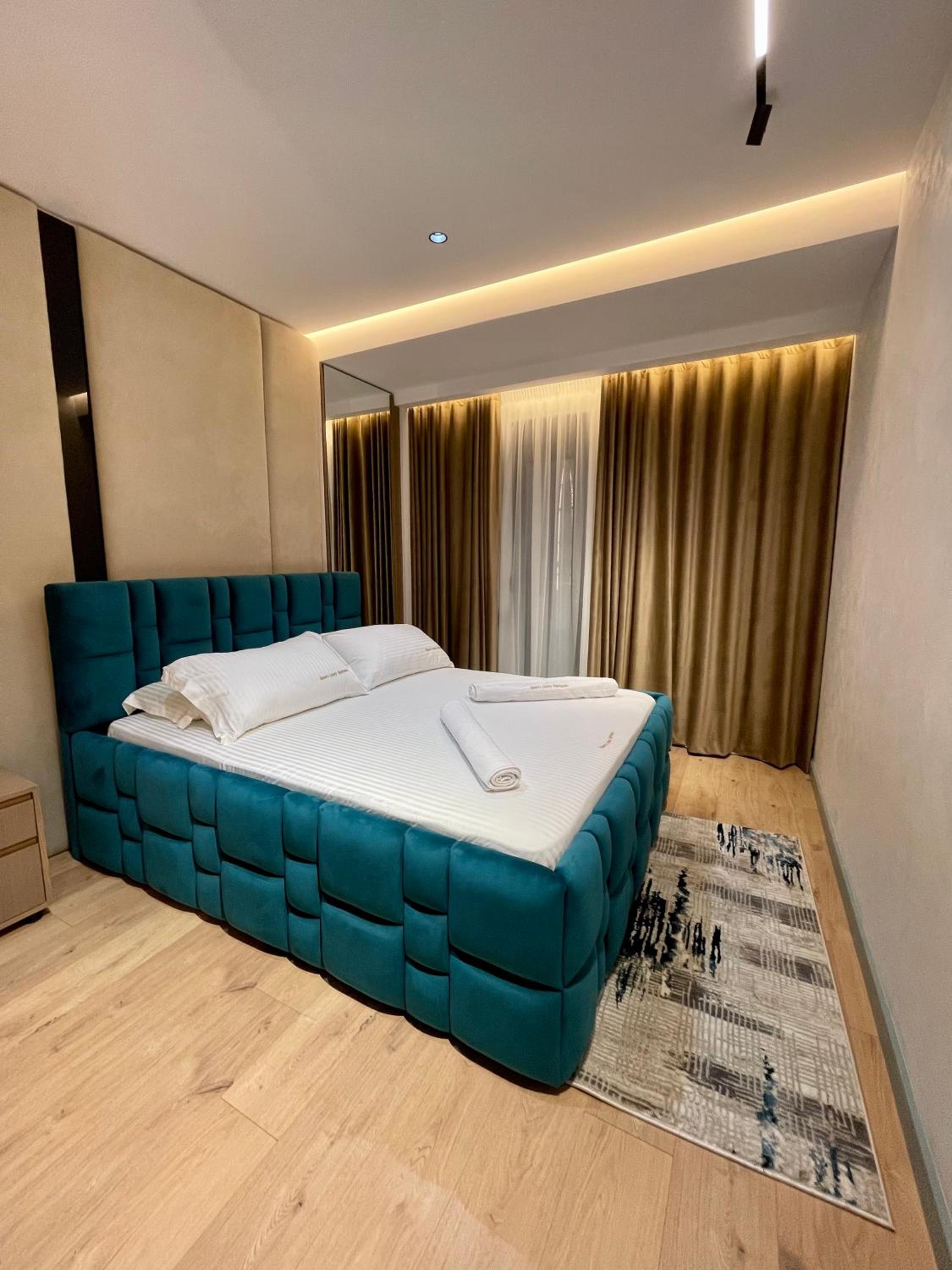 Queens Luxury Apartments Tirana