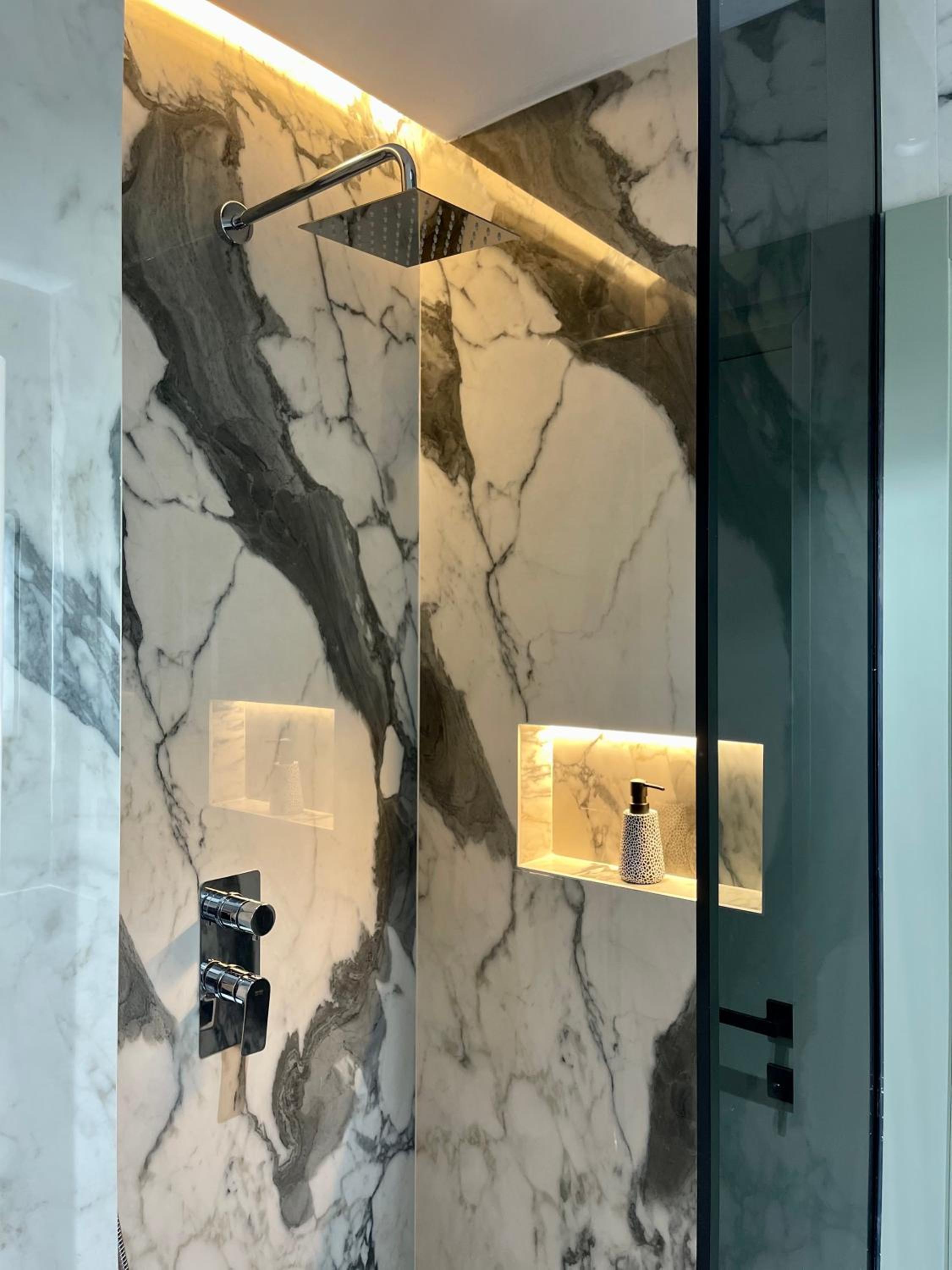 Queens Luxury Apartments Tirana