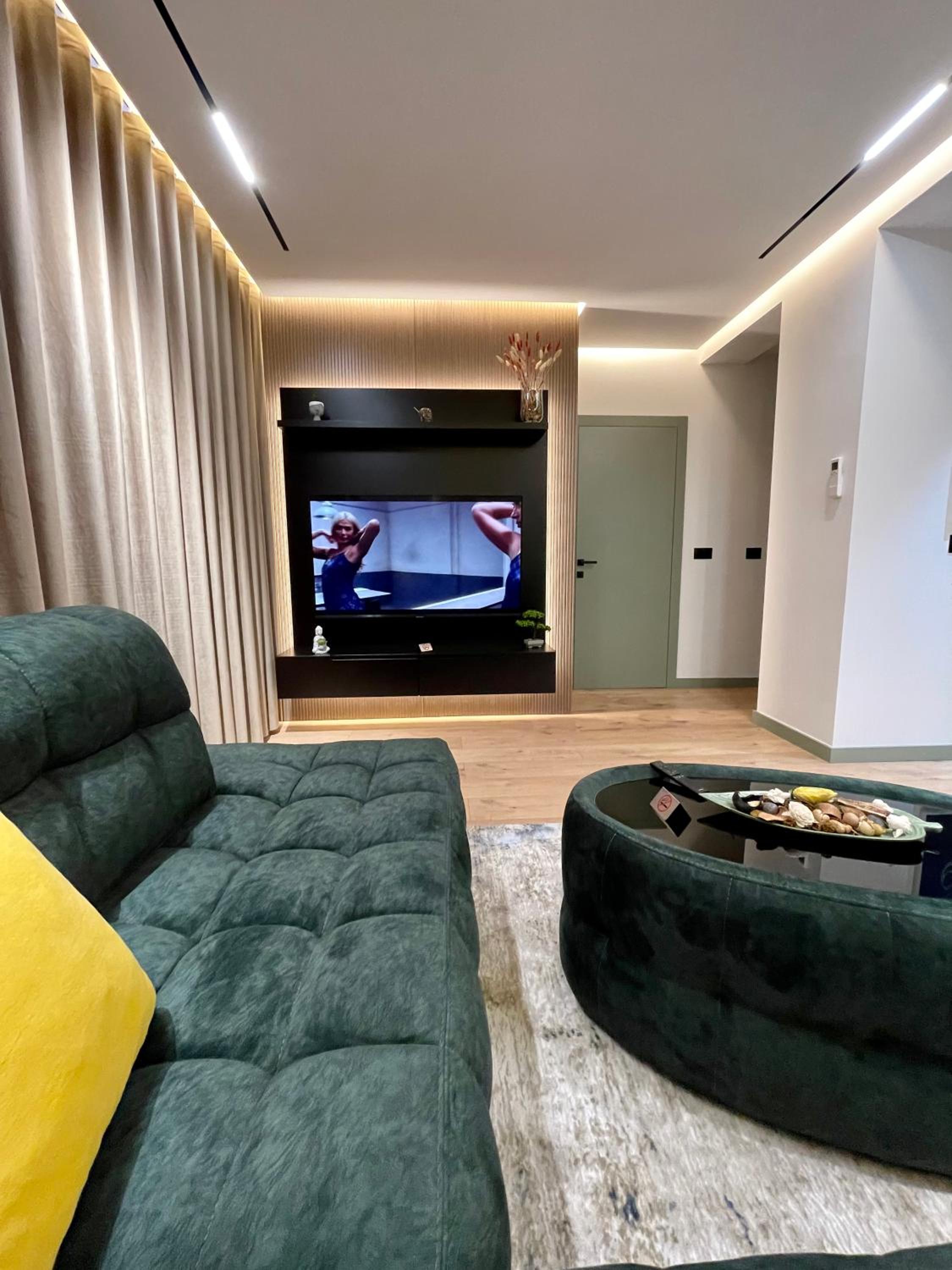 Queens Luxury Apartments Tirana
