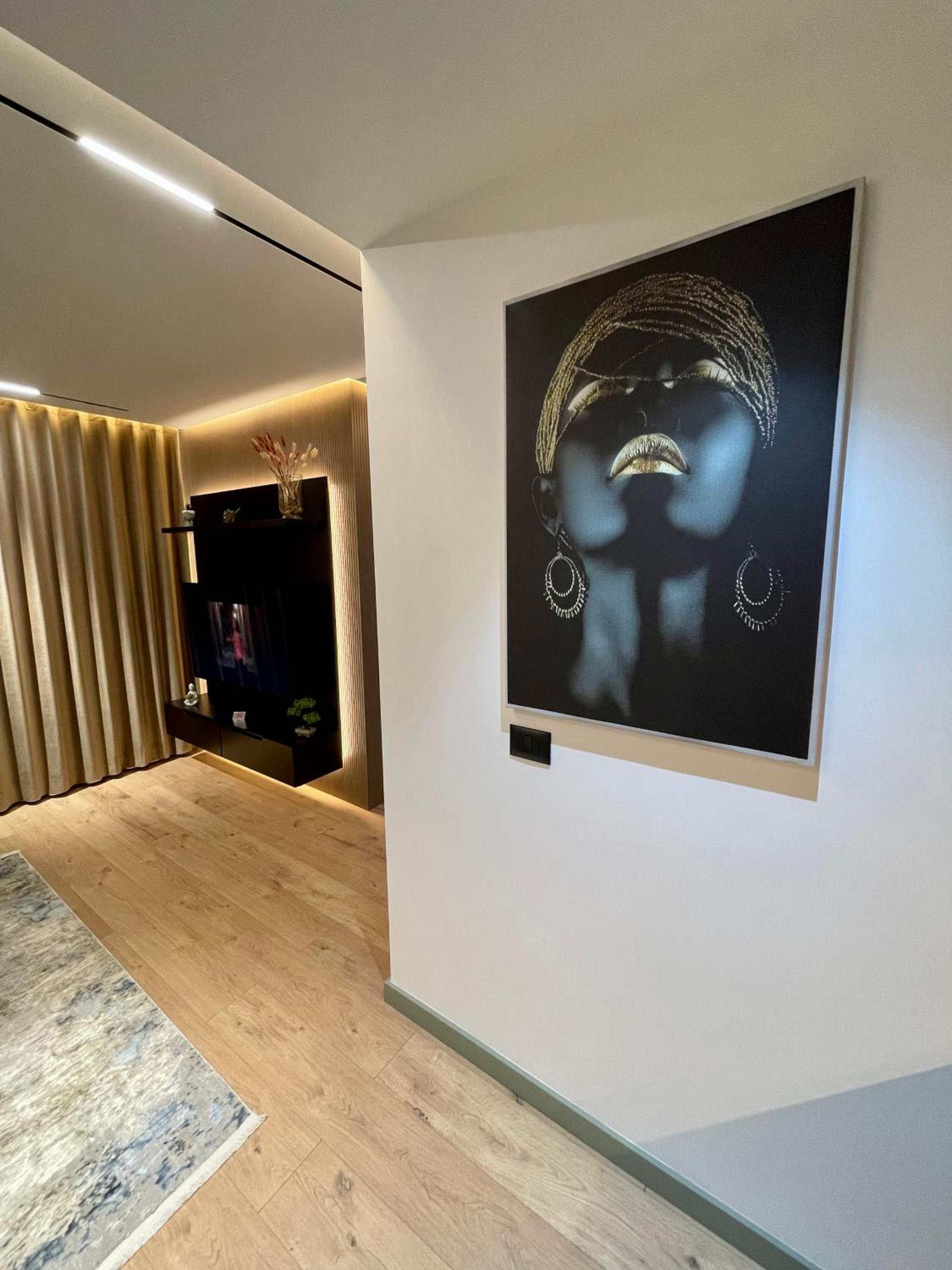 Queens Luxury Apartments Tirana
