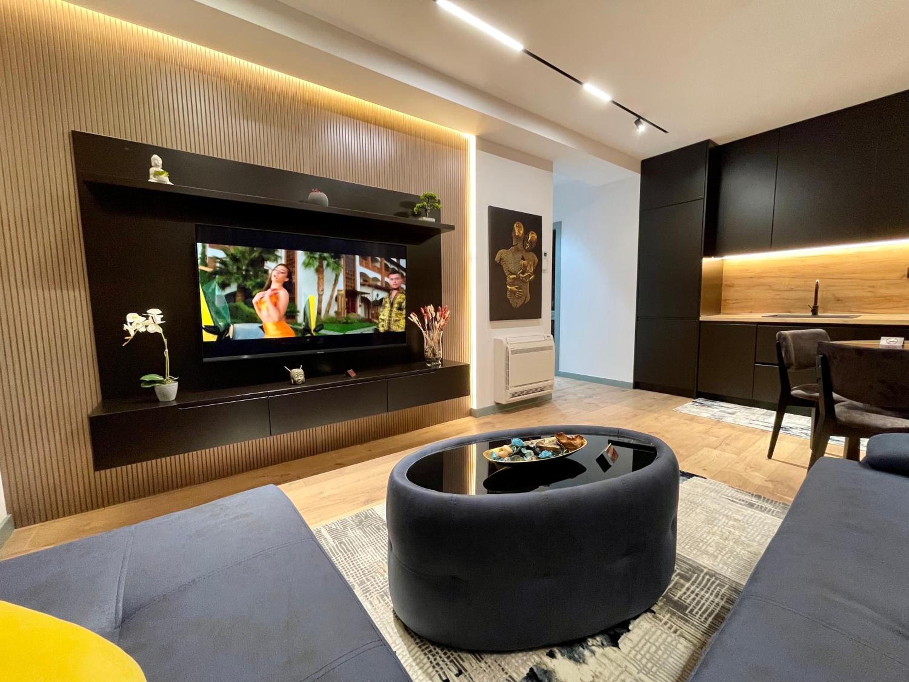 Queens Luxury Apartments Tirana