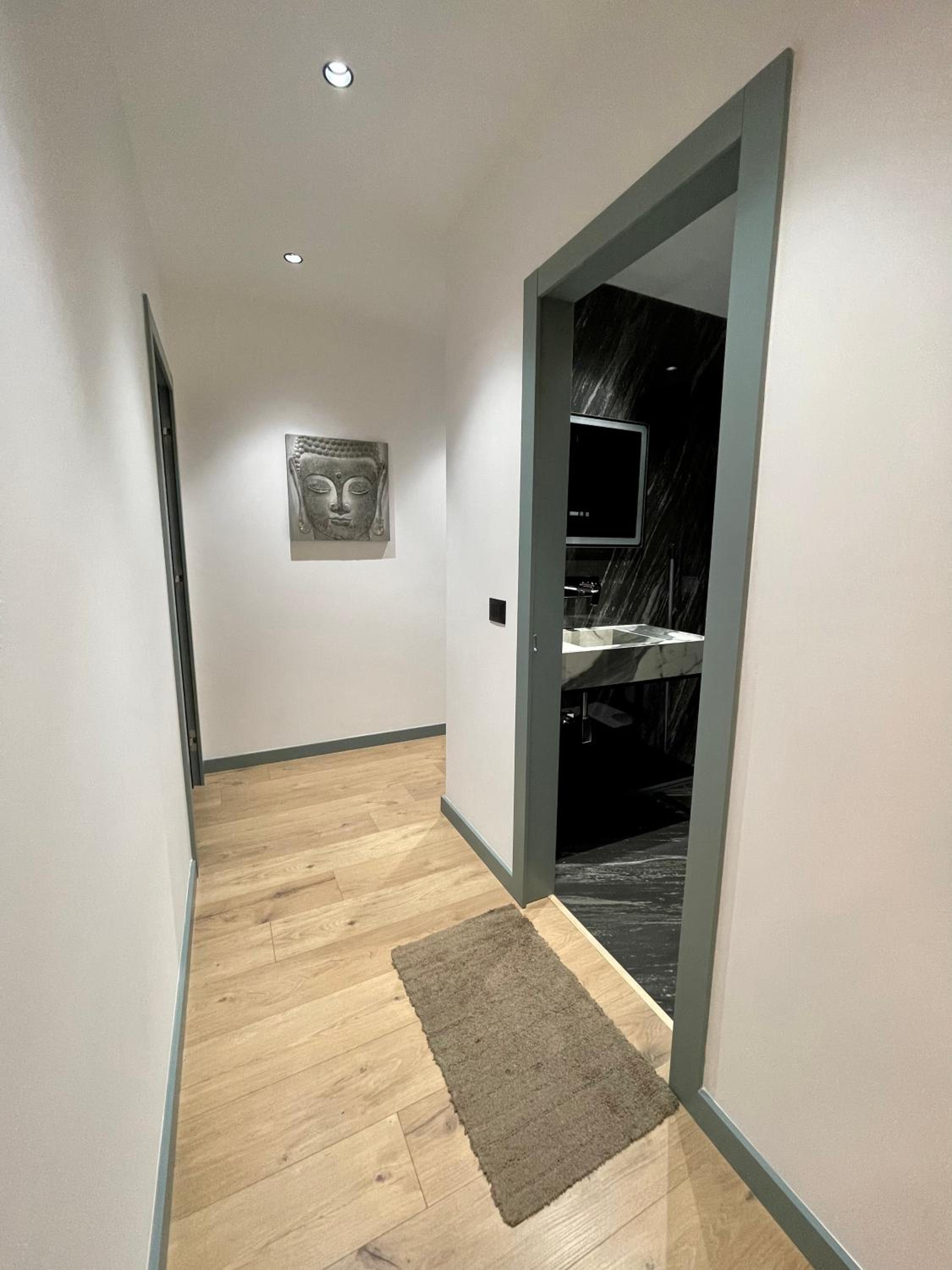 Queens Luxury Apartments Tirana