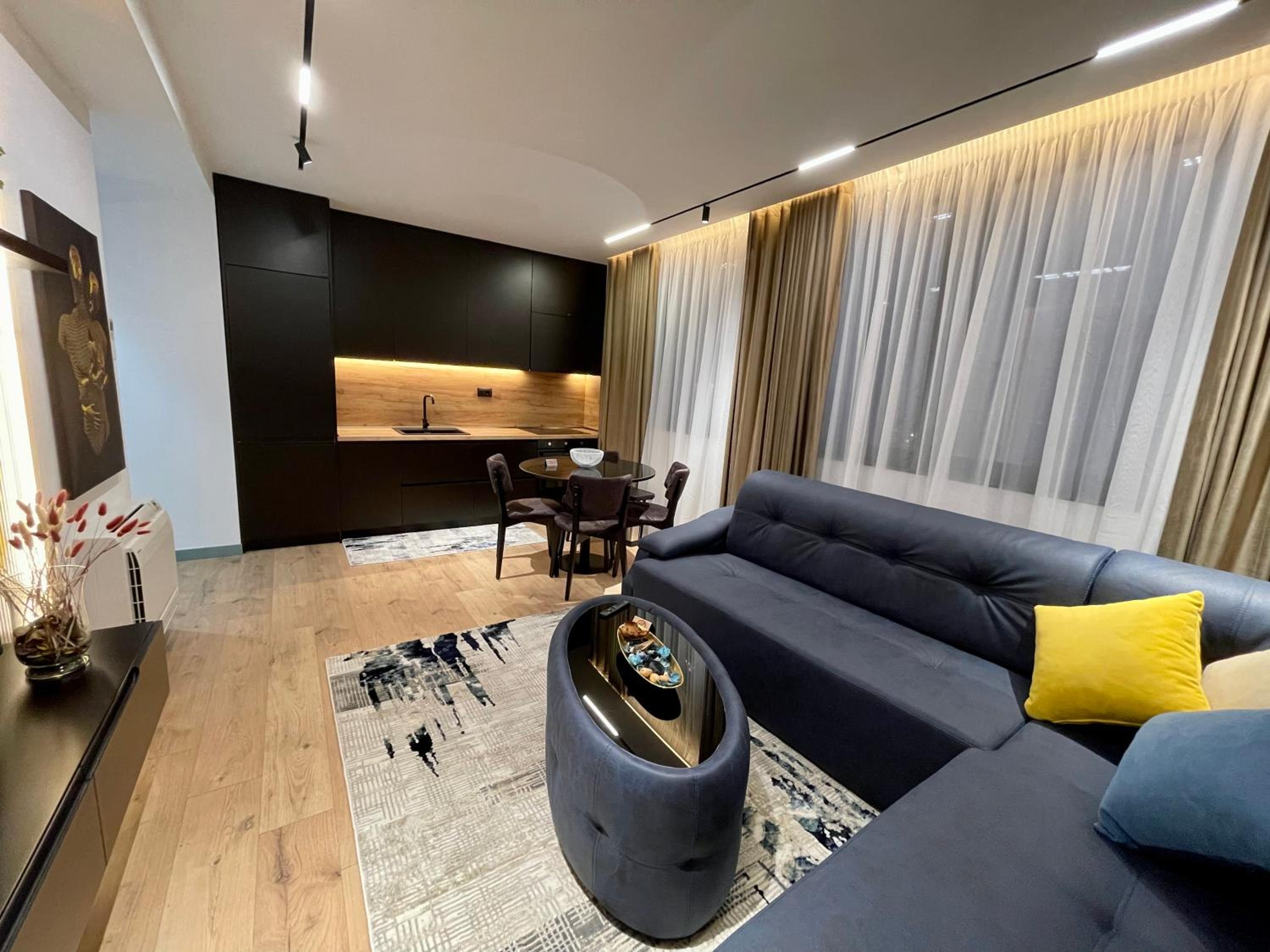 Queens Luxury Apartments Tirana