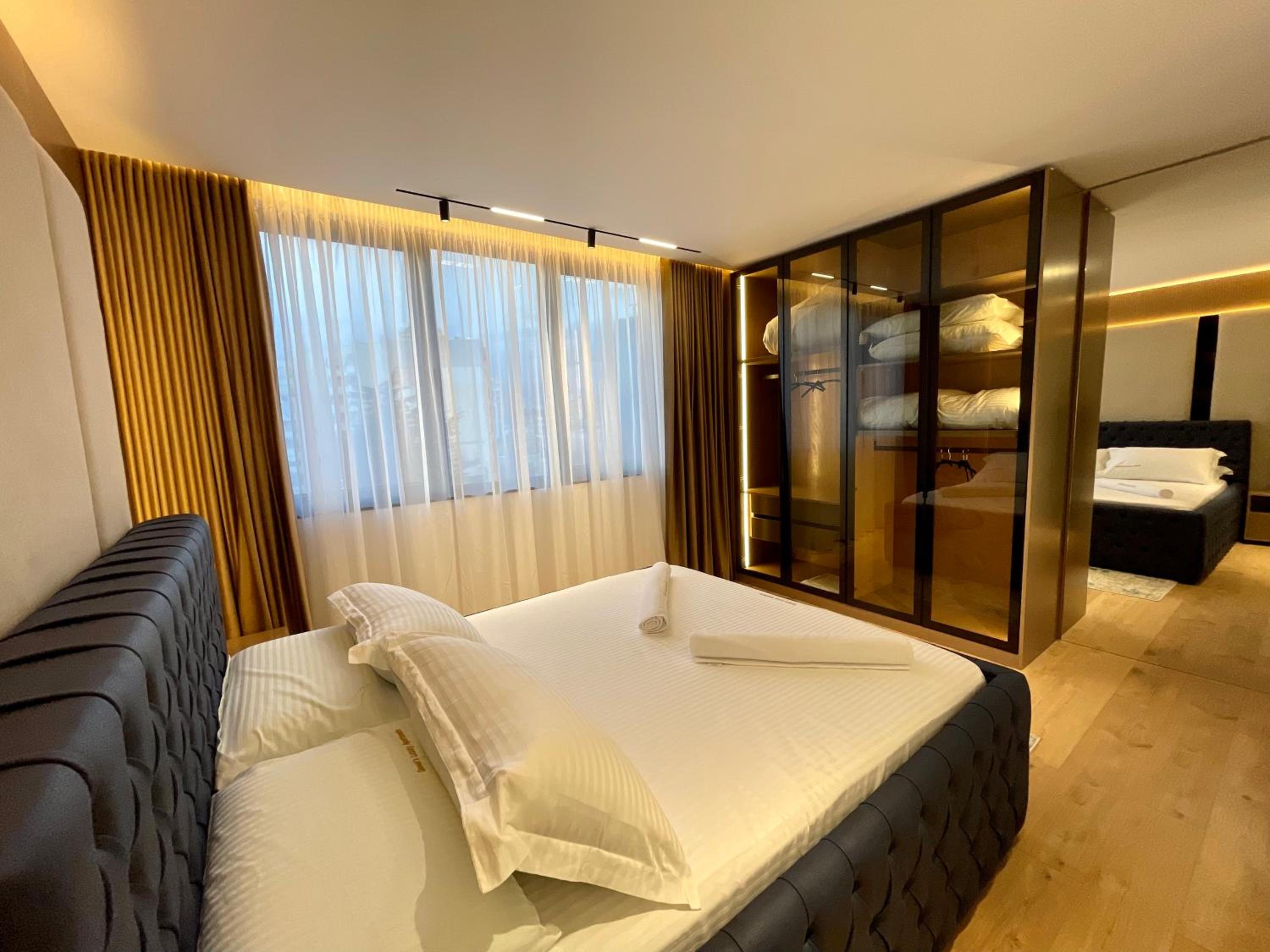Queens Luxury Apartments Tirana