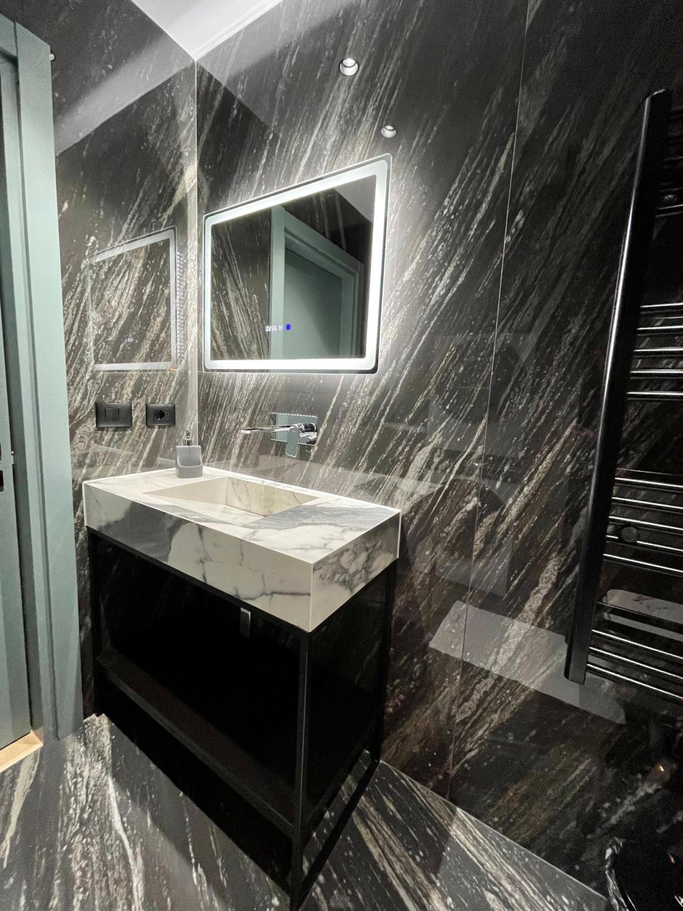 Queens Luxury Apartments Tirana