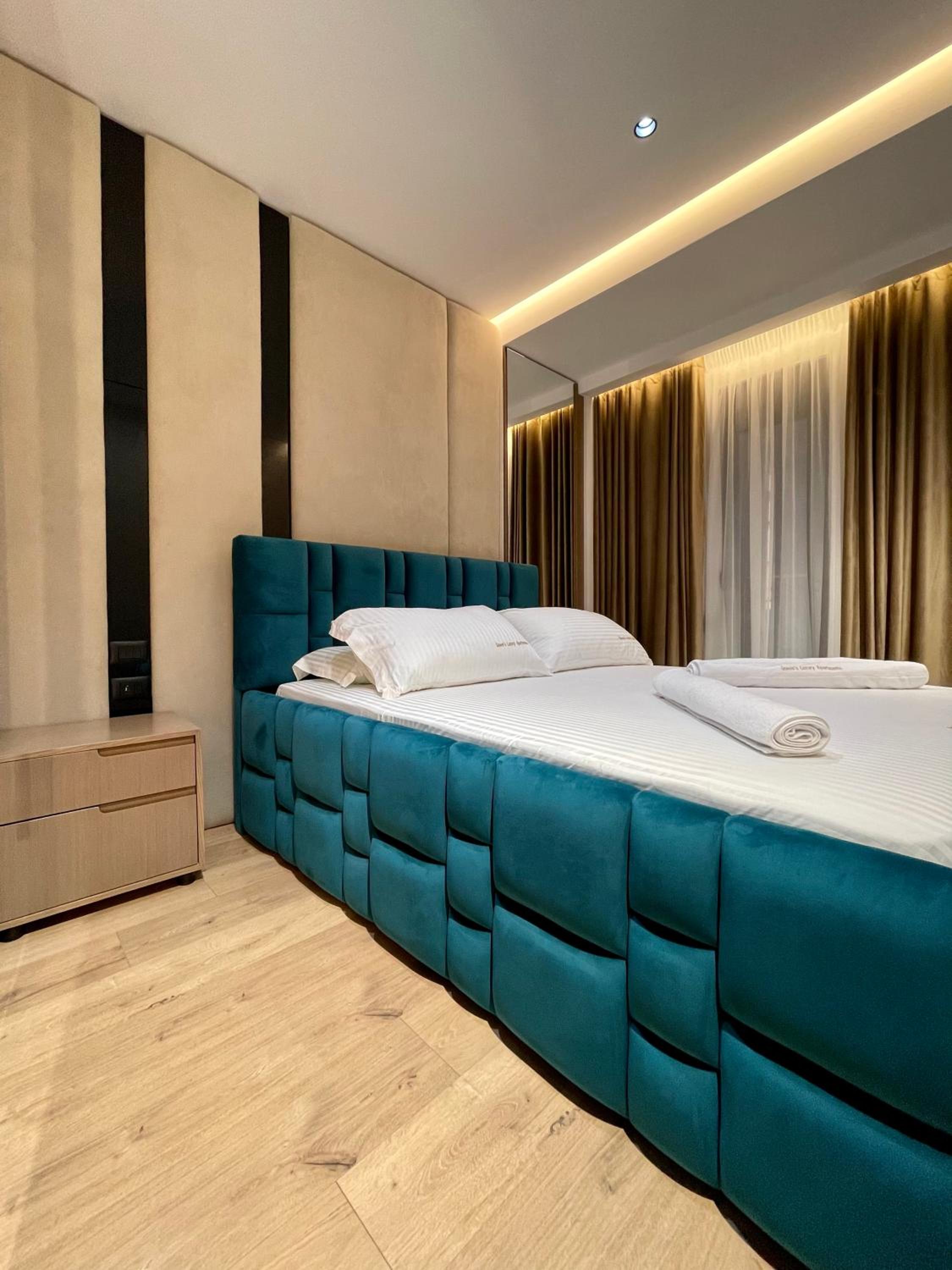 Queens Luxury Apartments Tirana