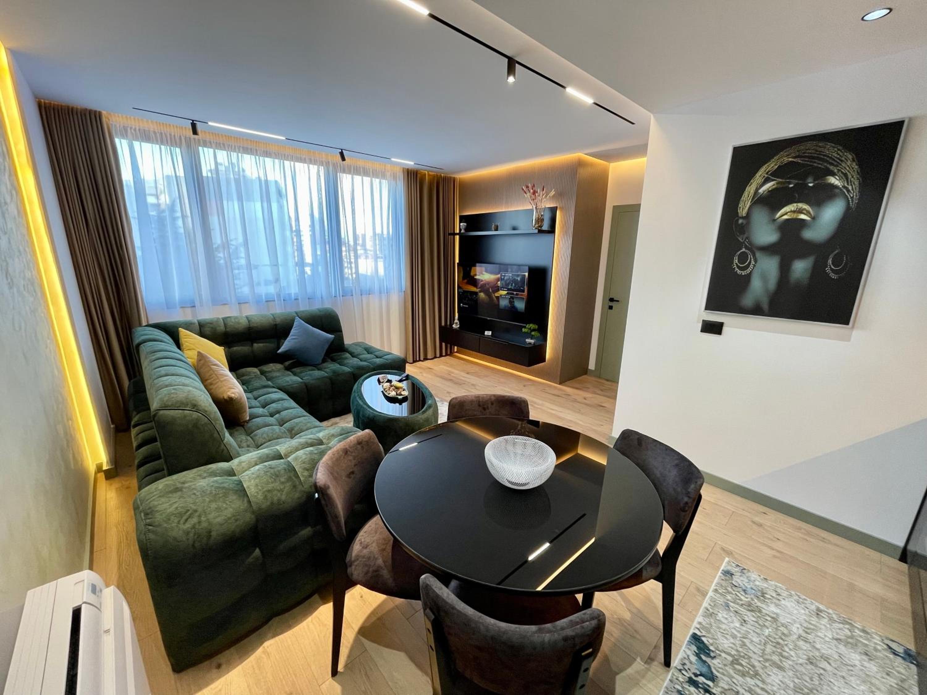 Queens Luxury Apartments Tirana