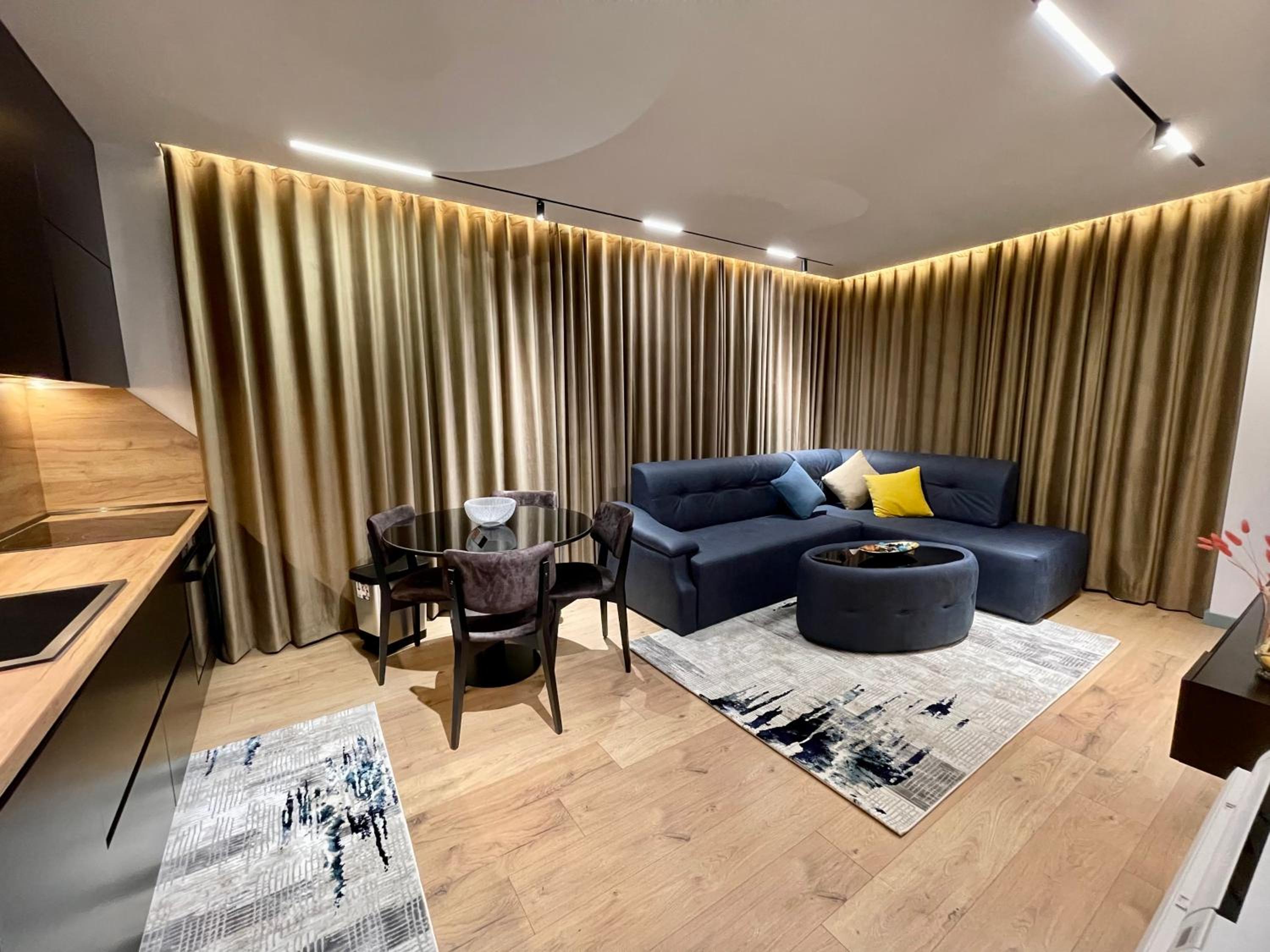 Queens Luxury Apartments Tirana