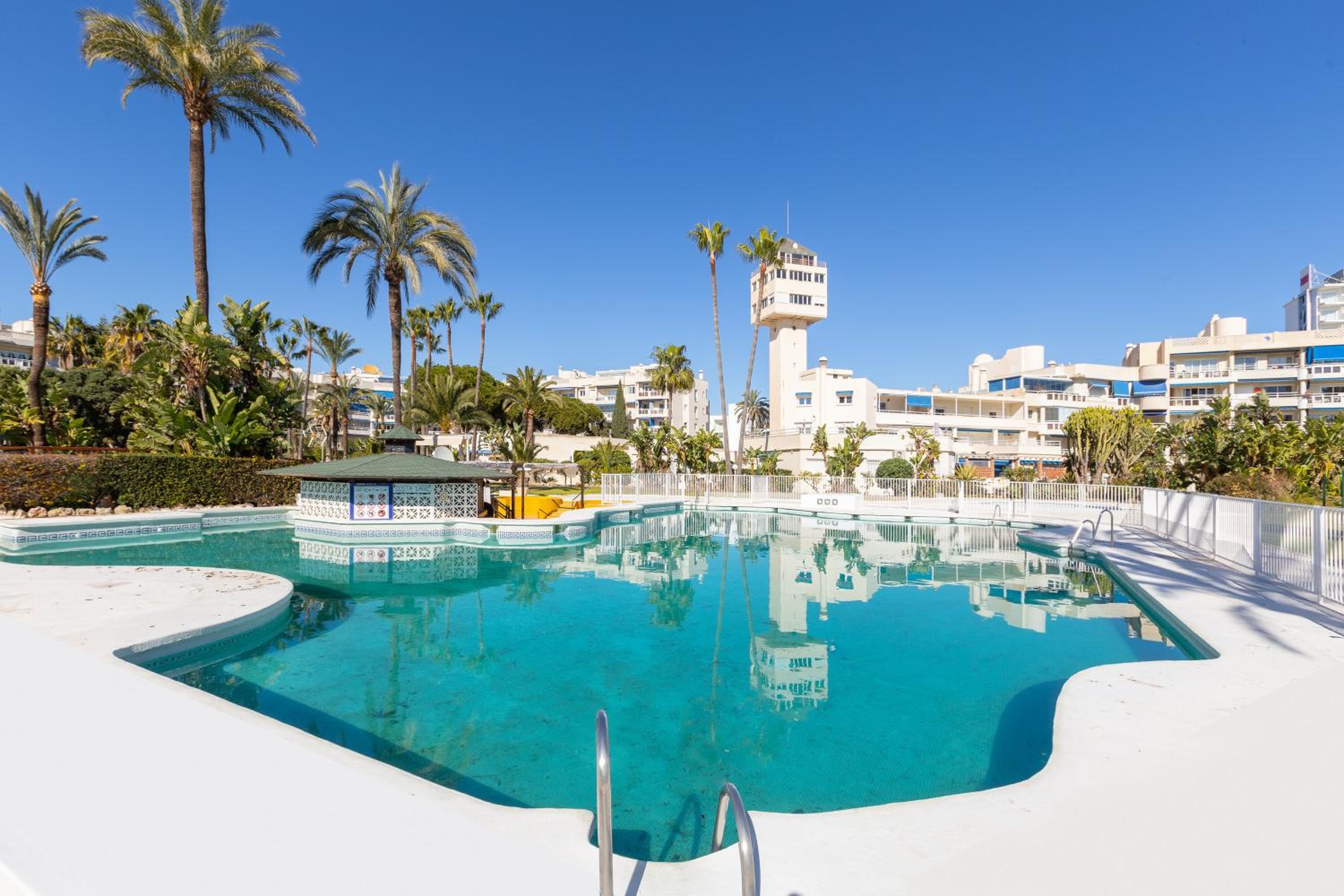 Costa Lago apartment