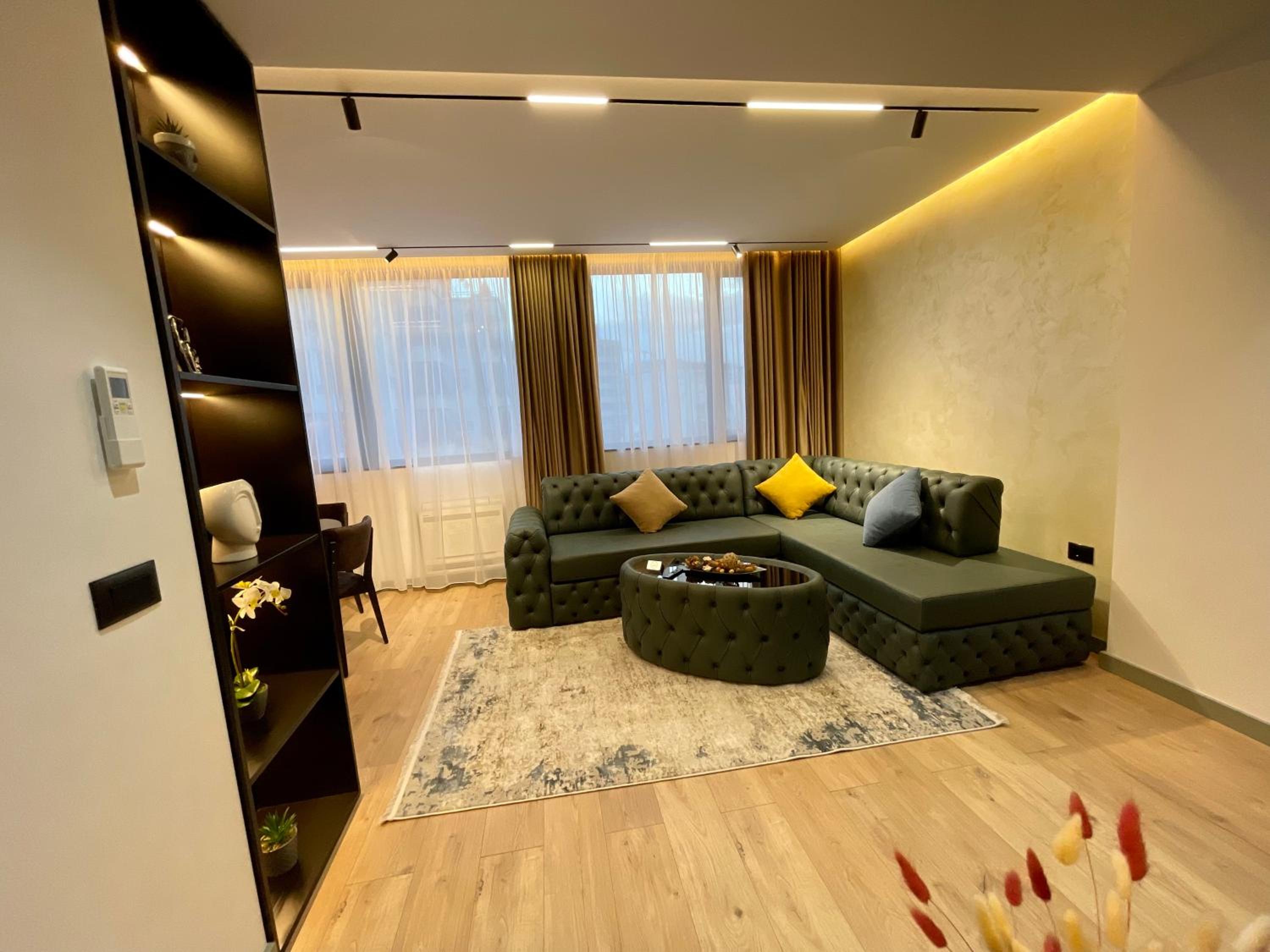 Queens Luxury Apartments Tirana