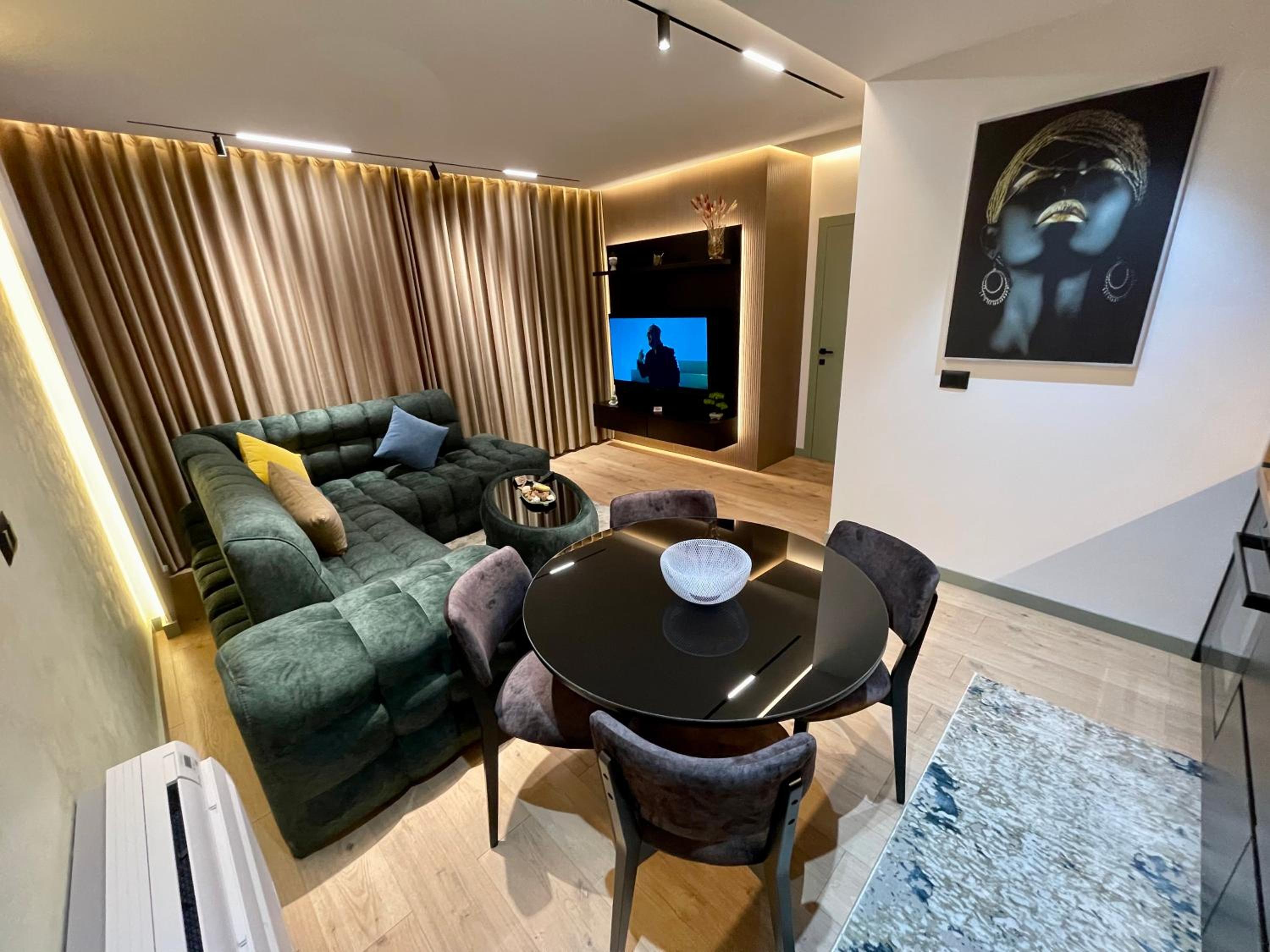 Queens Luxury Apartments Tirana