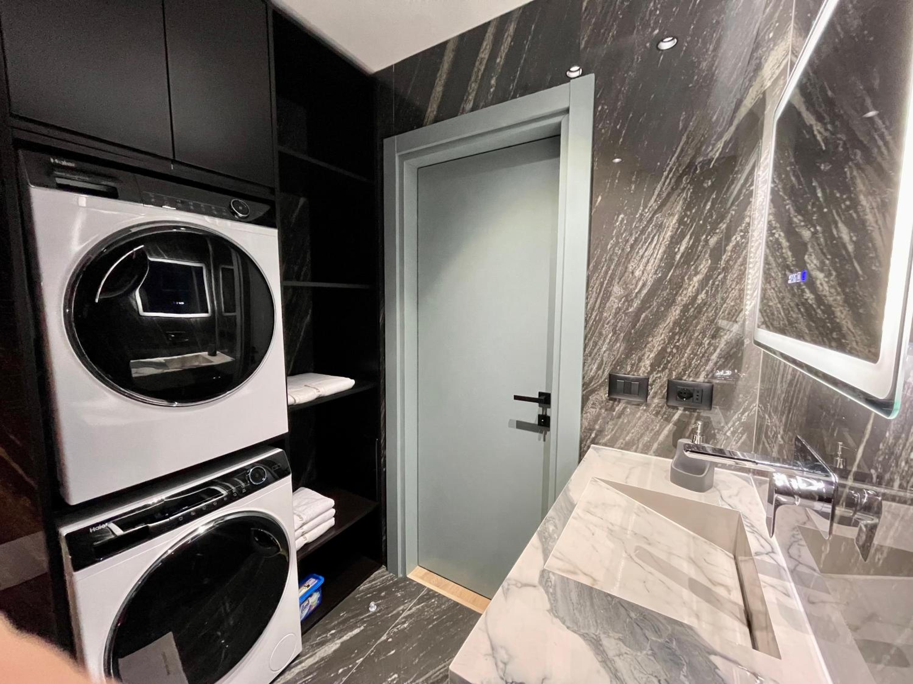 Queens Luxury Apartments Tirana