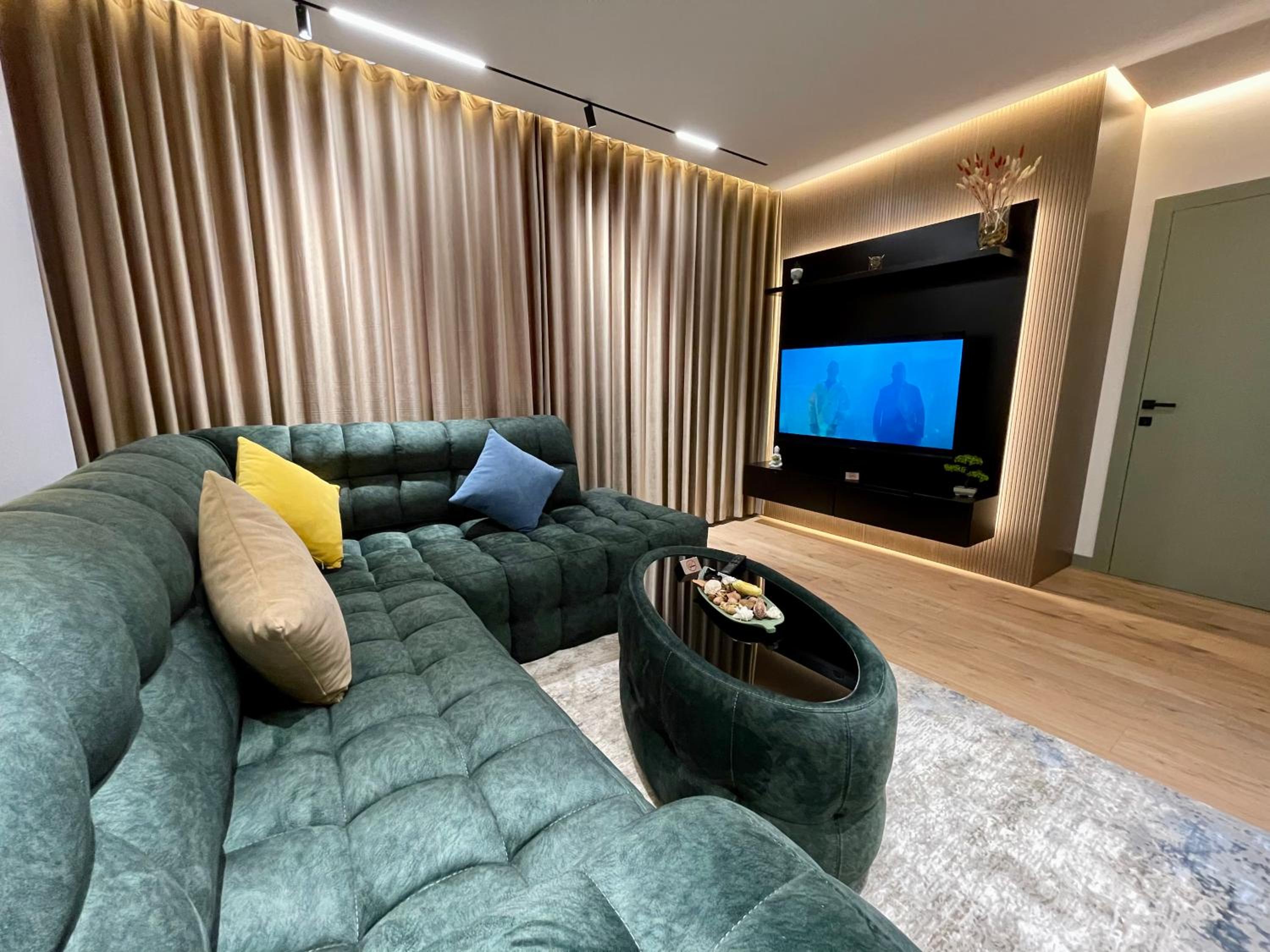 Queens Luxury Apartments Tirana