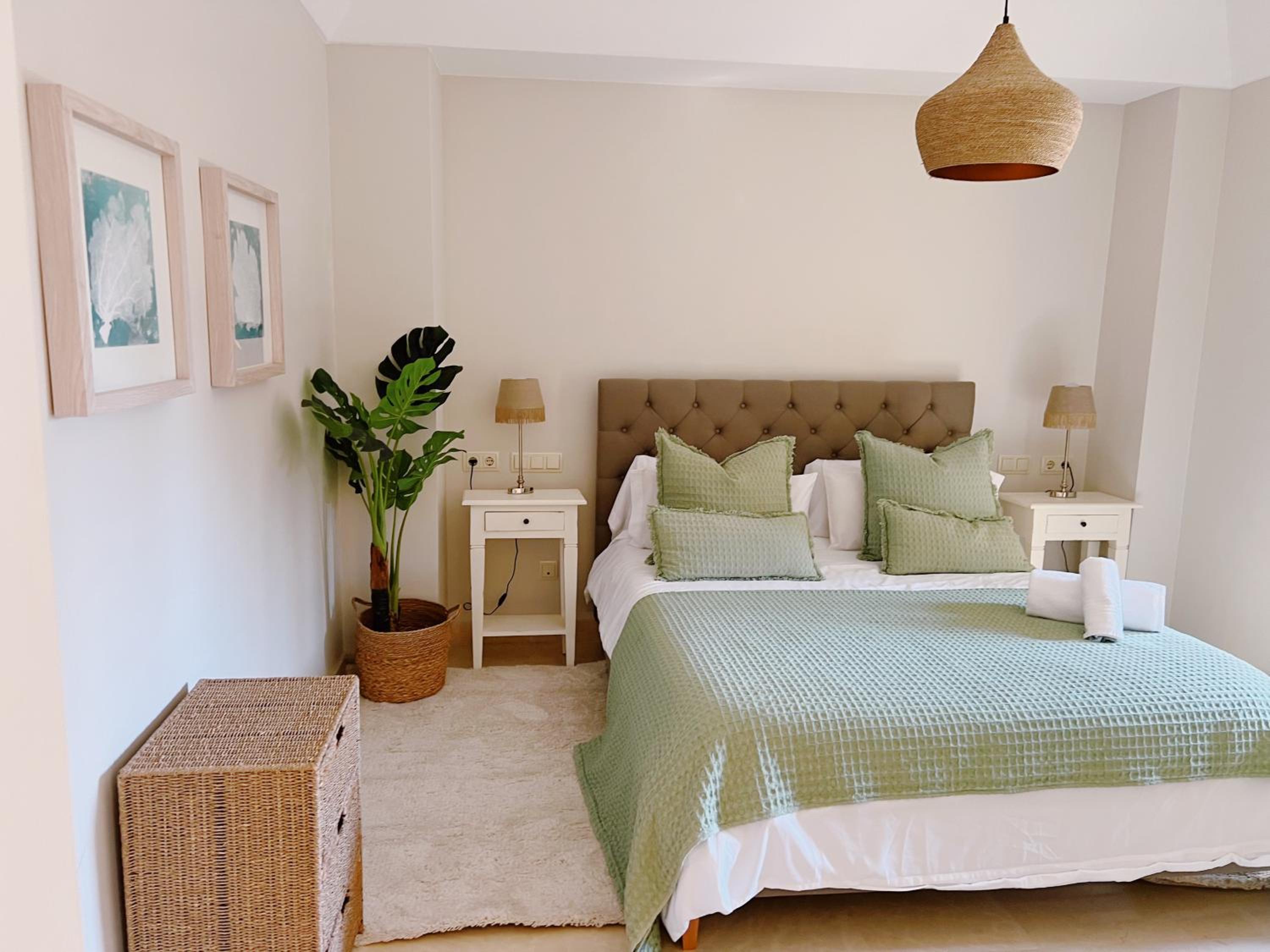 Sotogrande Alboaire- Waterfront luxury 4 bedroom Apt in the Marina of Sotogrande view 3
