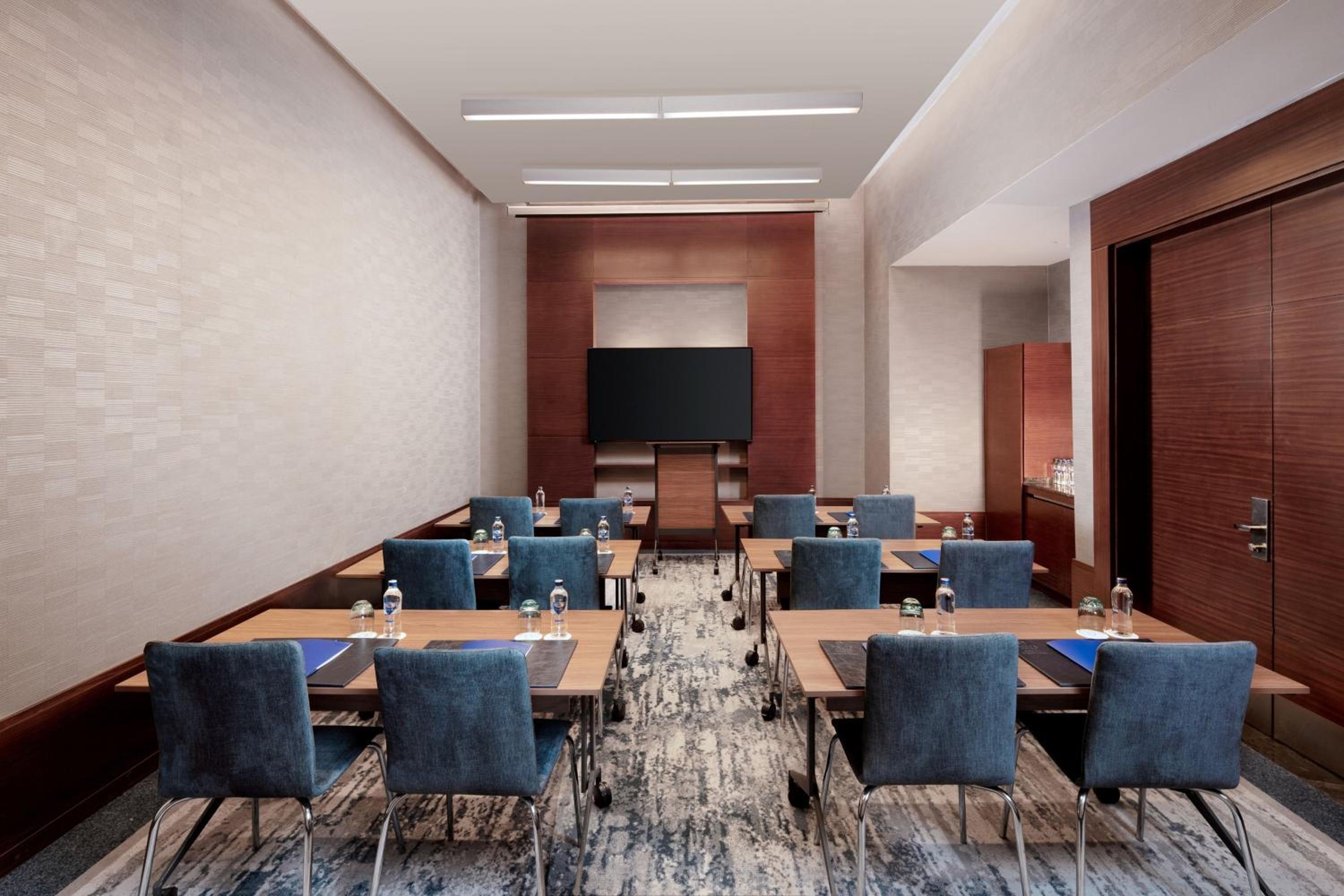 Delta Hotels by Marriott İstanbul Levent - Image 42
