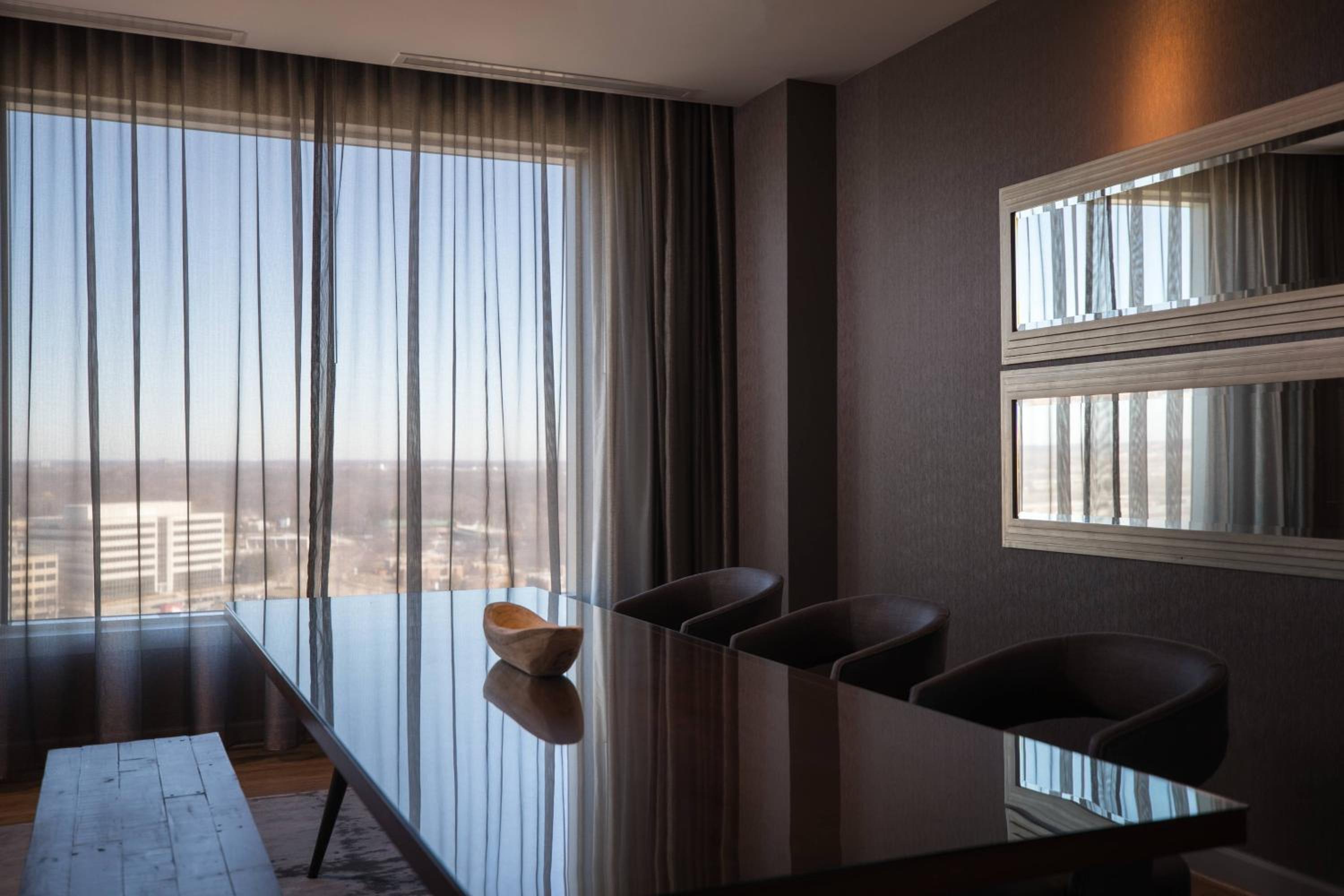Schaumburg Vacations - Renaissance Schaumburg Convention Center Hotel - Property Image 76