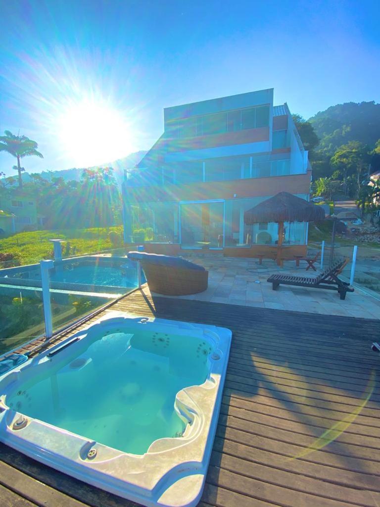 Mansão Aconchego - Luxuosa casa frente ao mar