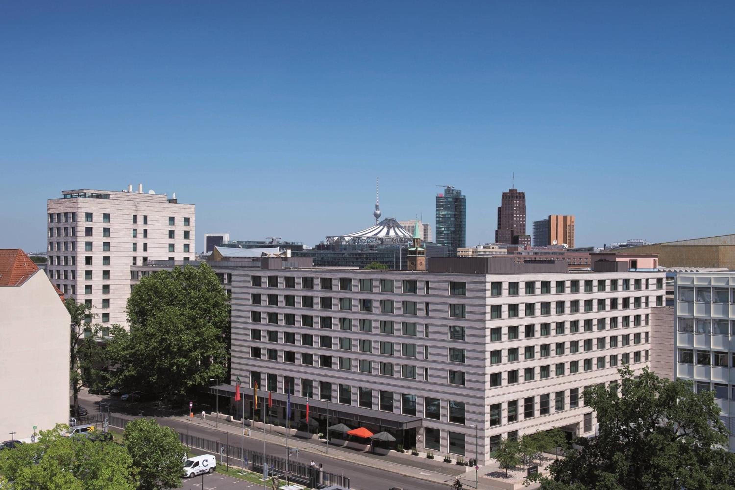 Hotel JW Marriott Hotel Berlin - Image 1