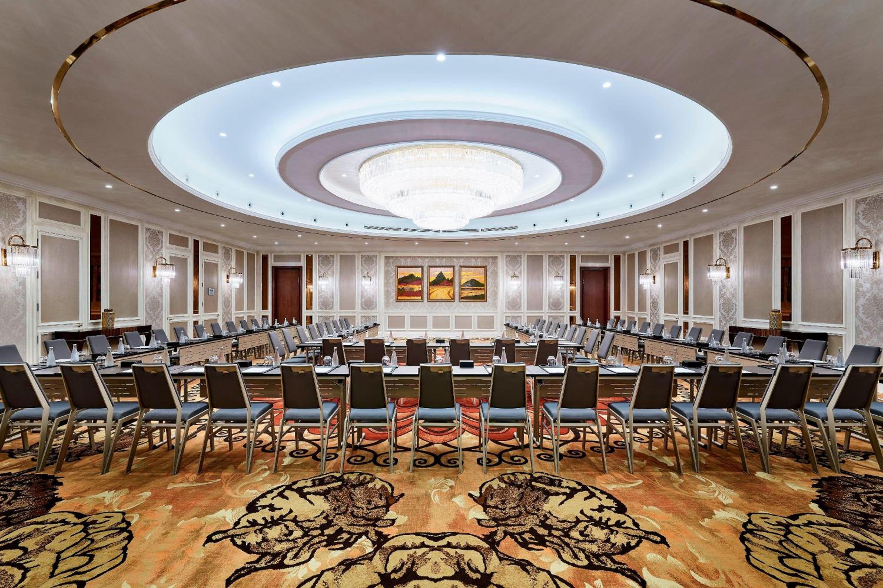 Sheraton Grand Danang Beach Resort & Spa