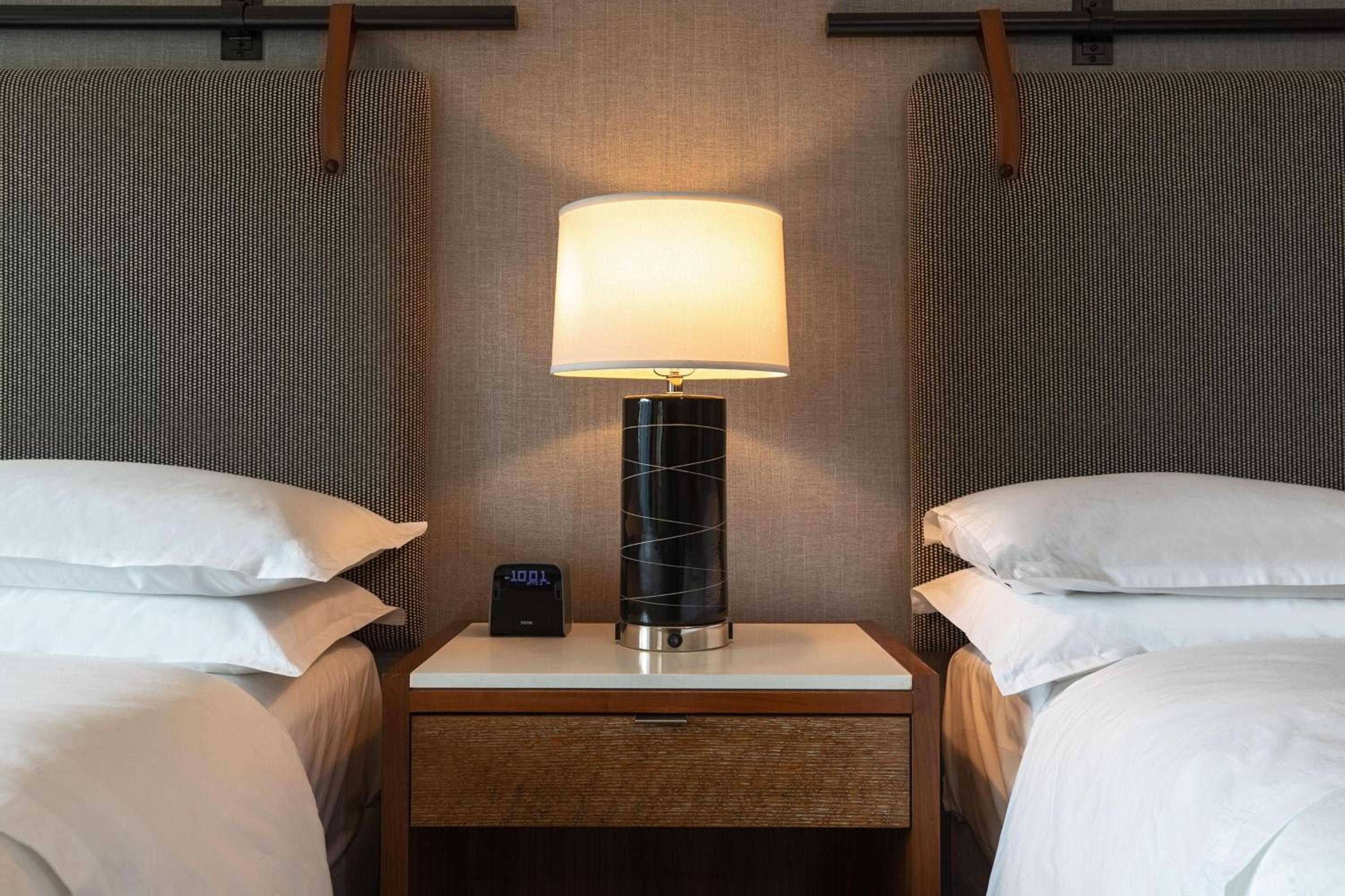 Chicago Vacations - Sheraton Grand Chicago Riverwalk - Property Image 19