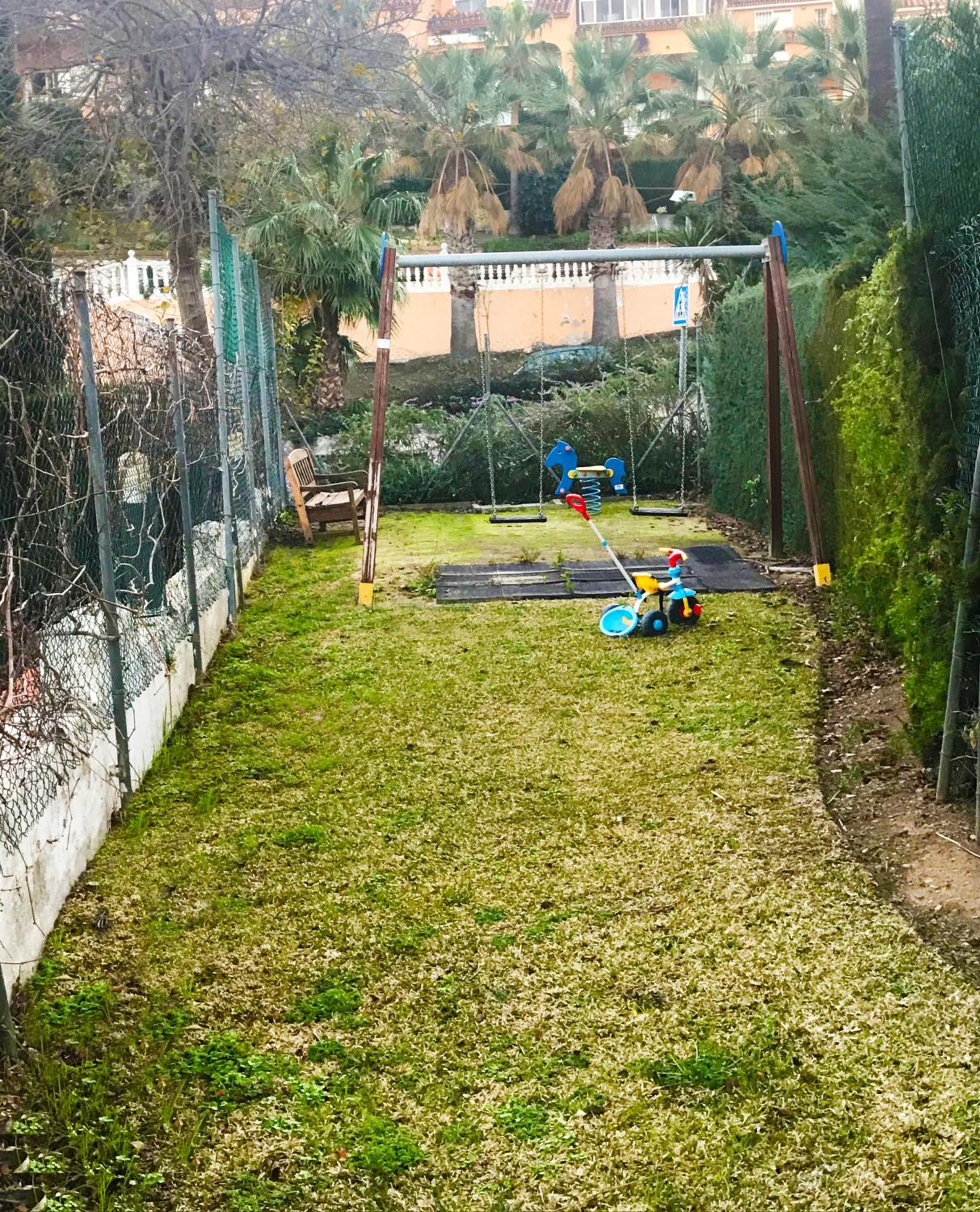 Benalgolf Lovely apartment in Benalmádena with Sea Views, Excellent WIFI connection, private Backyard with BBQ