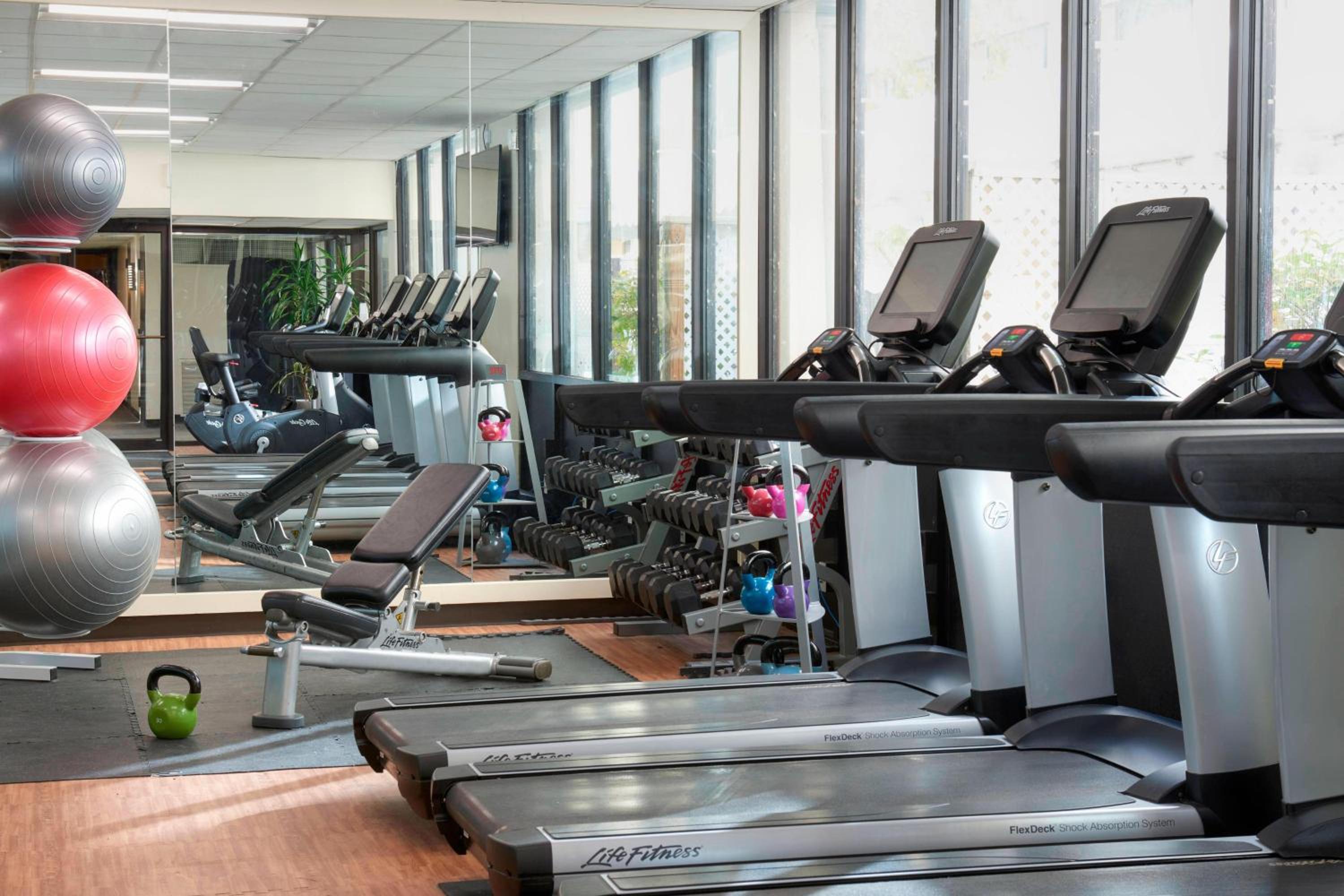 Kansas City Vacations - Kansas City Airport Marriott - Property Image 26