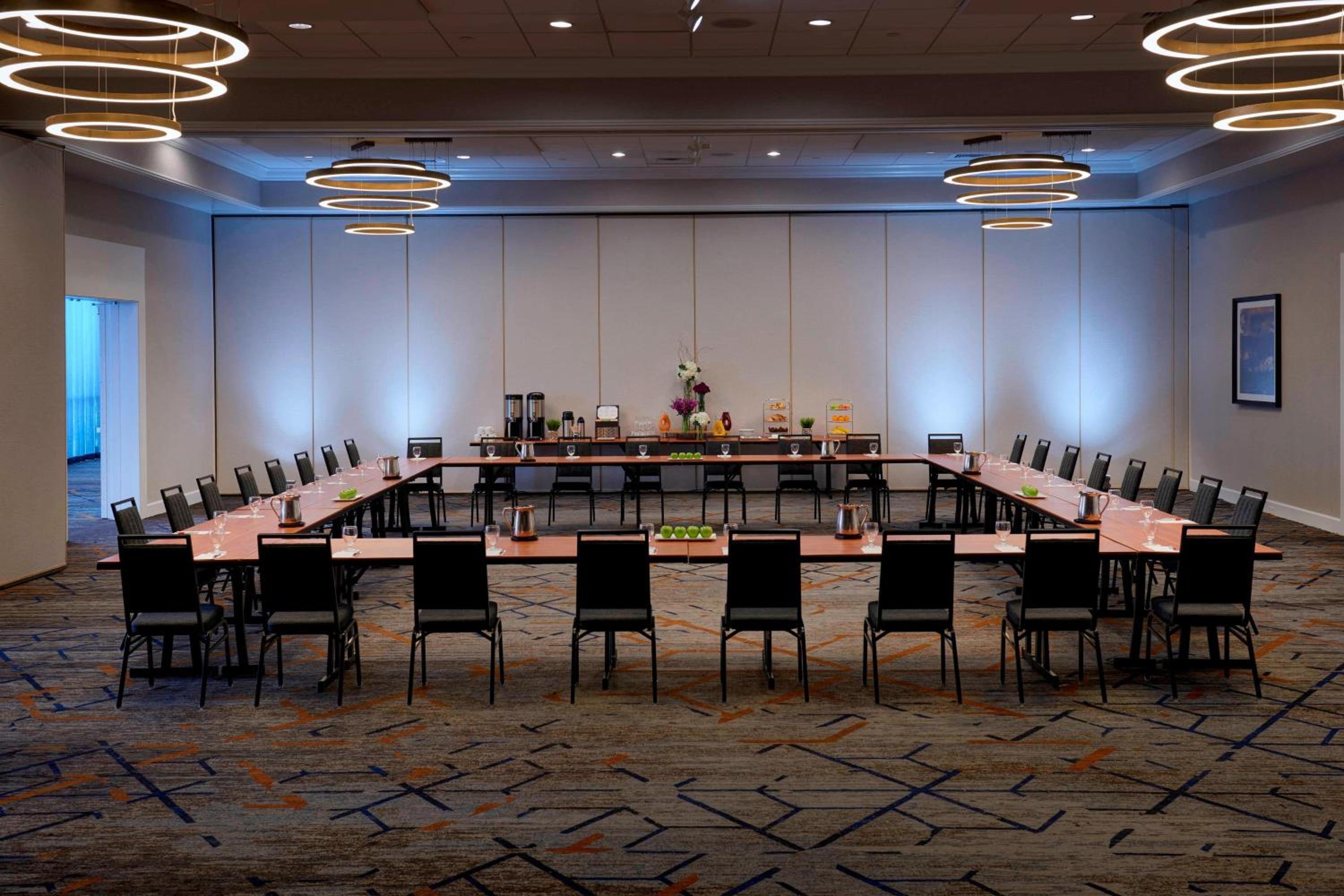 Kansas City Vacations - Kansas City Airport Marriott - Property Image 23