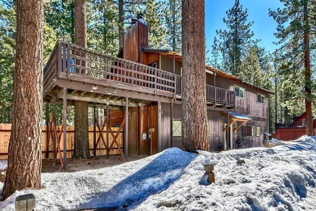 Hotel Lake Views in 3bdr Family Home w/ Hottub - Image 1