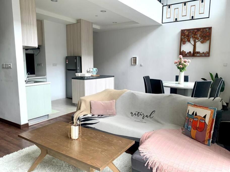 [Nine'suite] @ Riverson Soho - Duplex 2BR Poolview photo 5