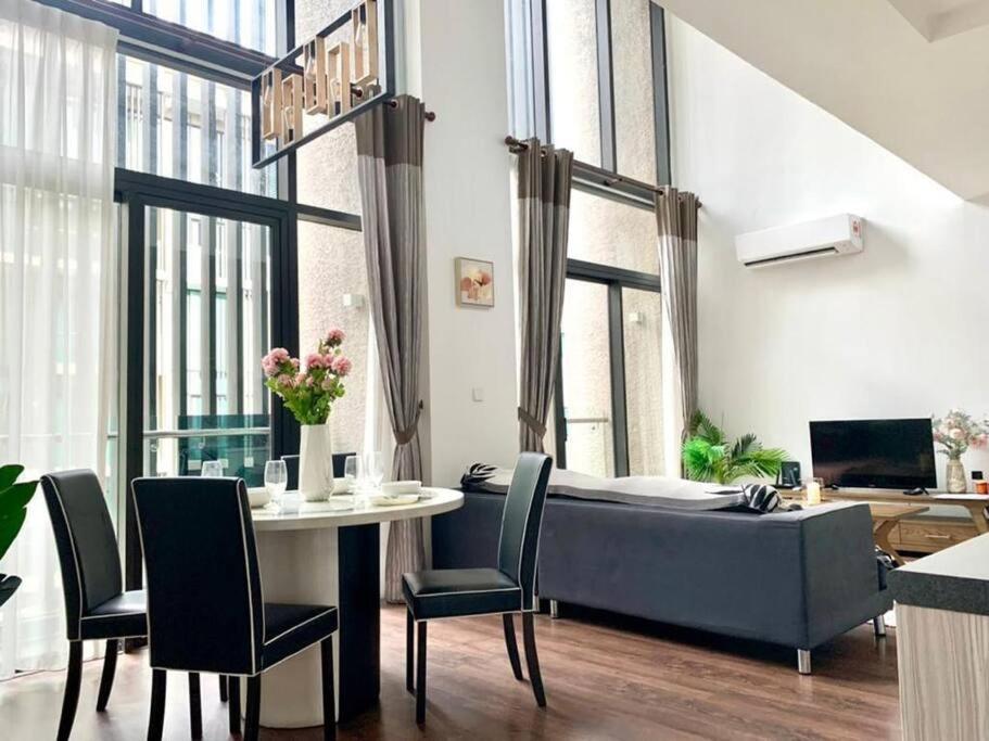[Nine'suite] @ Riverson Soho - Duplex 2BR Poolview photo 4