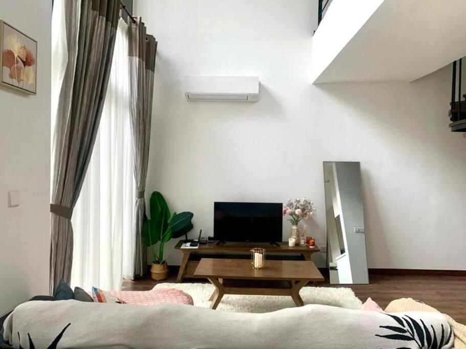 [Nine'suite] @ Riverson Soho - Duplex 2BR Poolview photo 2