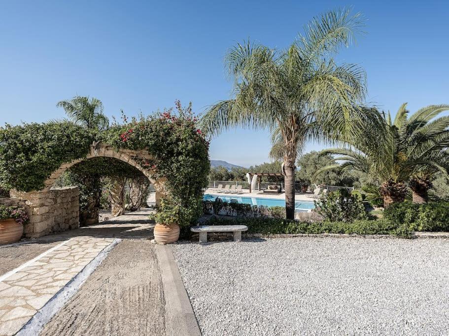 Aloni House - Spacious secluded villa with pool, up to 10 guests view 4