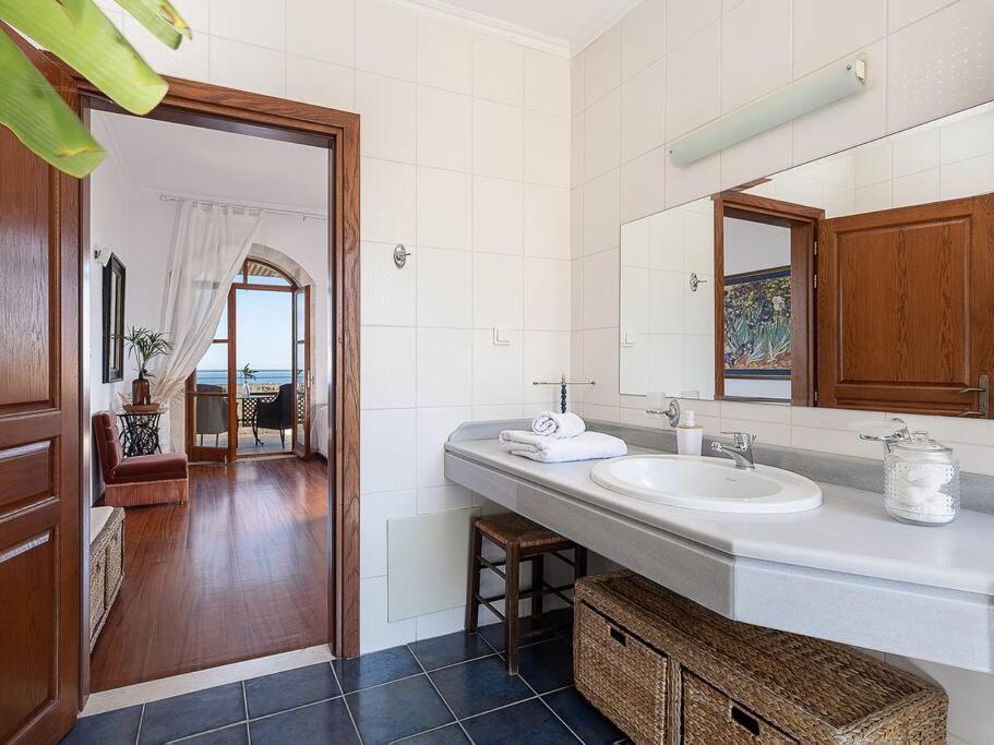 Aloni House - Spacious secluded villa with pool, up to 10 guests view 2