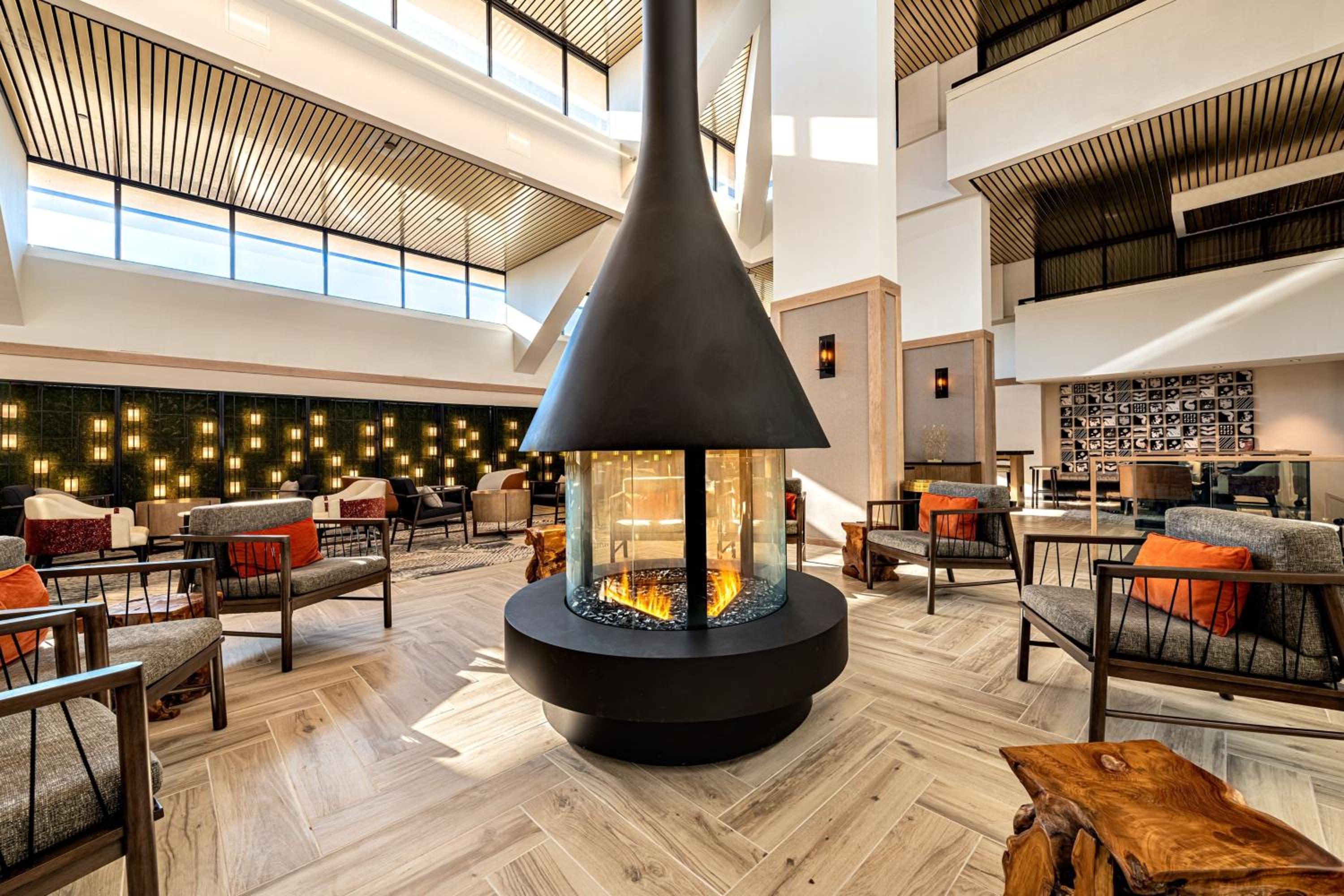 Lexington Vacations - Marriott Lexington Griffin Gate Golf Resort  Spa - Property Image 2