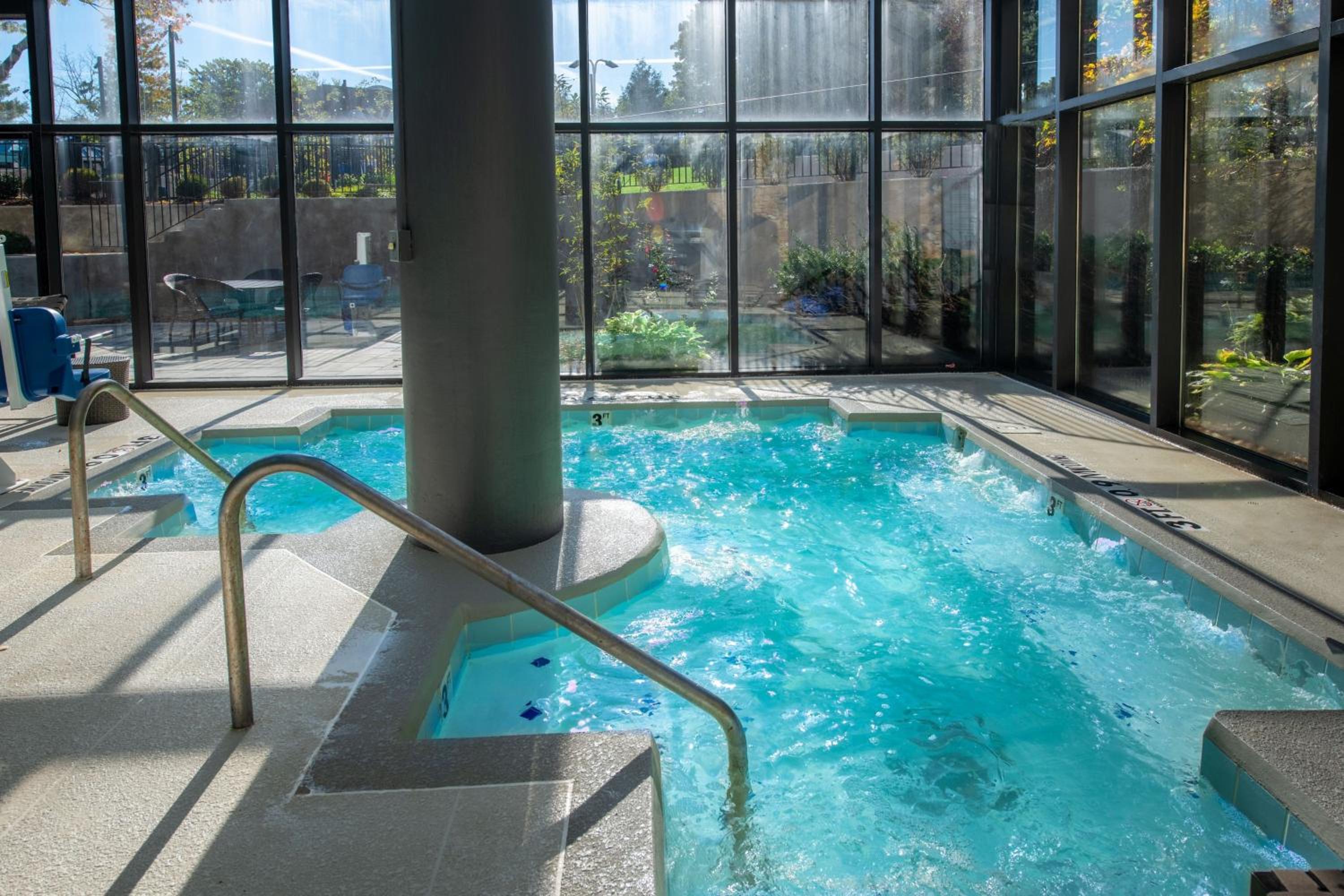 Lexington Vacations - Marriott Lexington Griffin Gate Golf Resort Spa - Property Image 80