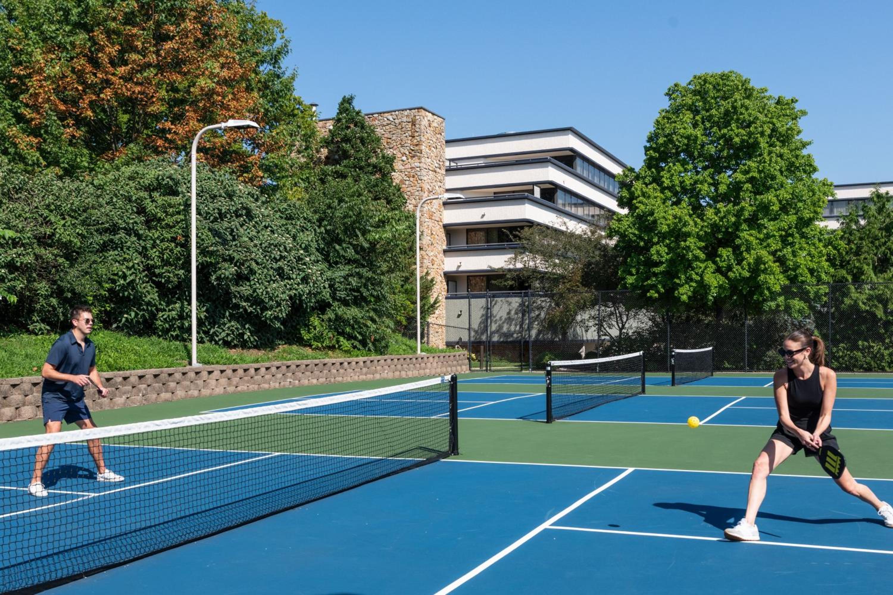 Lexington Vacations - Marriott Lexington Griffin Gate Golf Resort Spa - Property Image 86