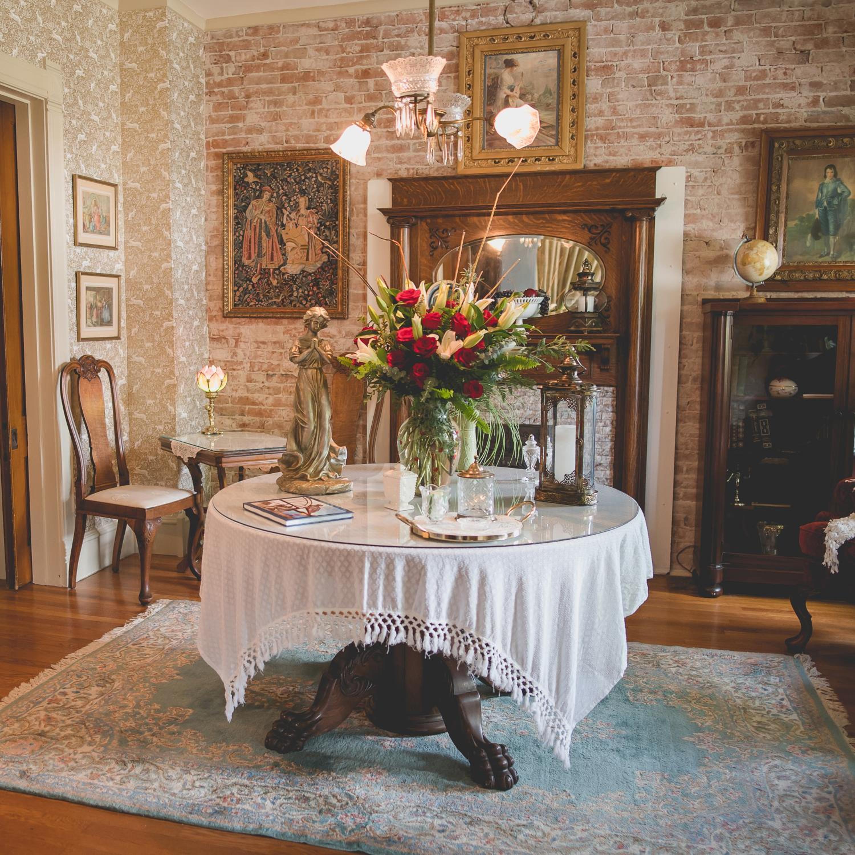 Grand Victorian Manor & Cottage view 2