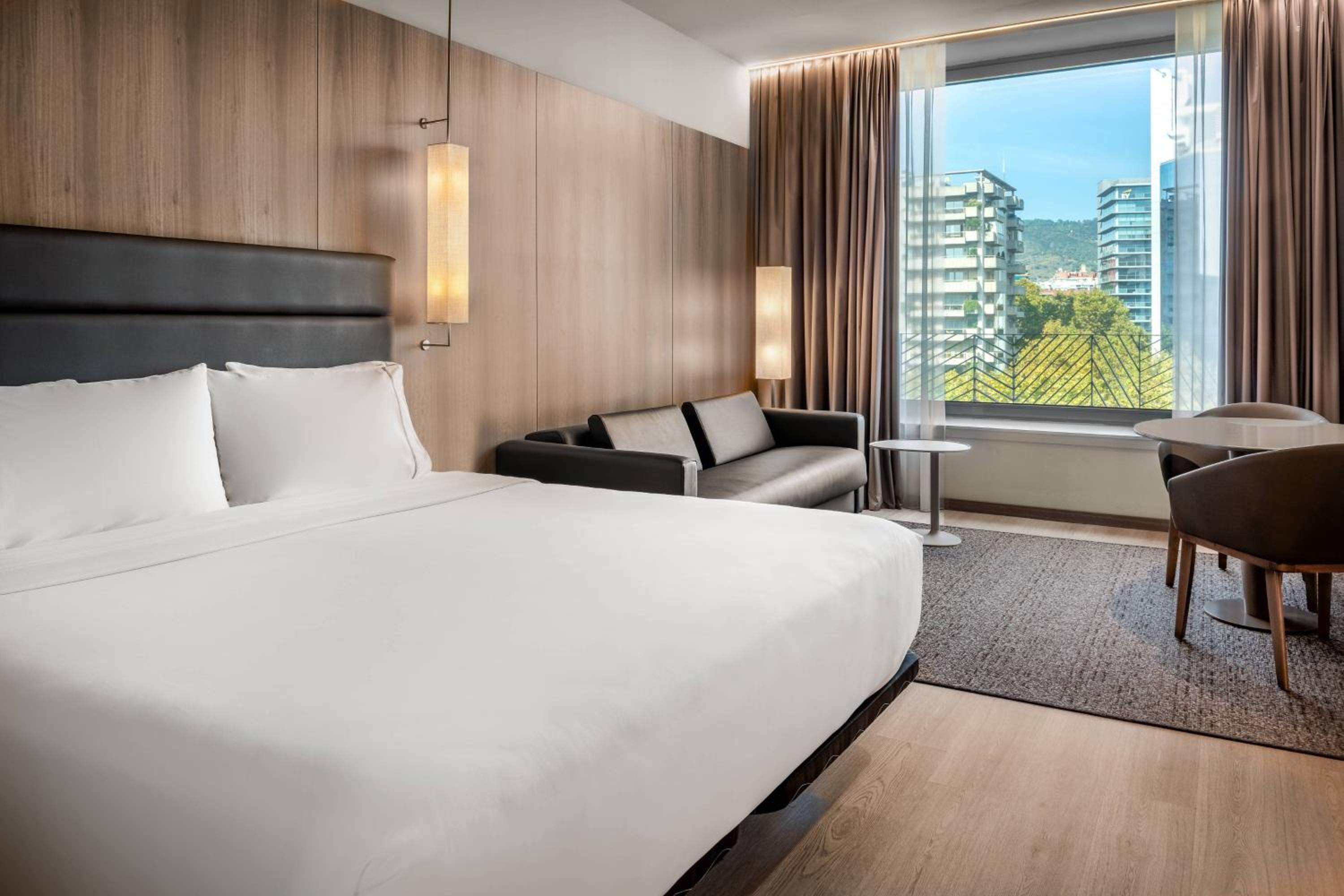 AC Hotel Diagonal L'Illa by Marriott-4