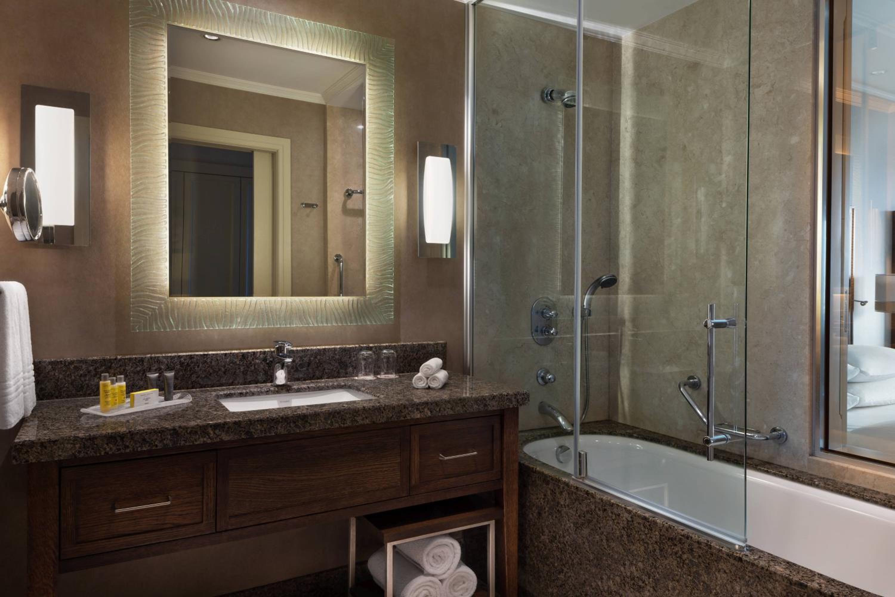 Istanbul Marriott Hotel Asia - Image 11