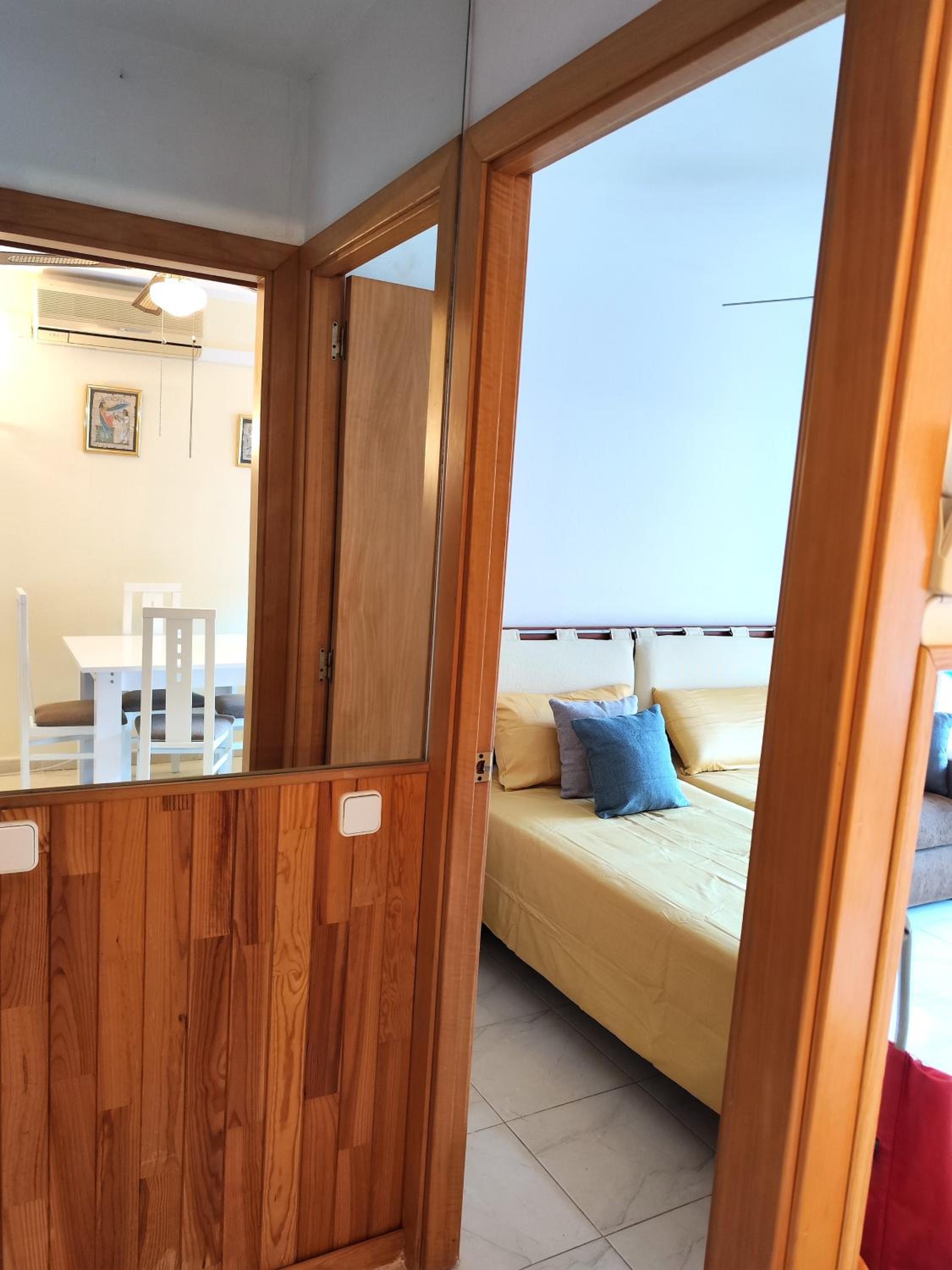 Luminoso apartamento en SALOU con TERRAZA y PARQUE INFANTIL IDEAL FAMILIAS