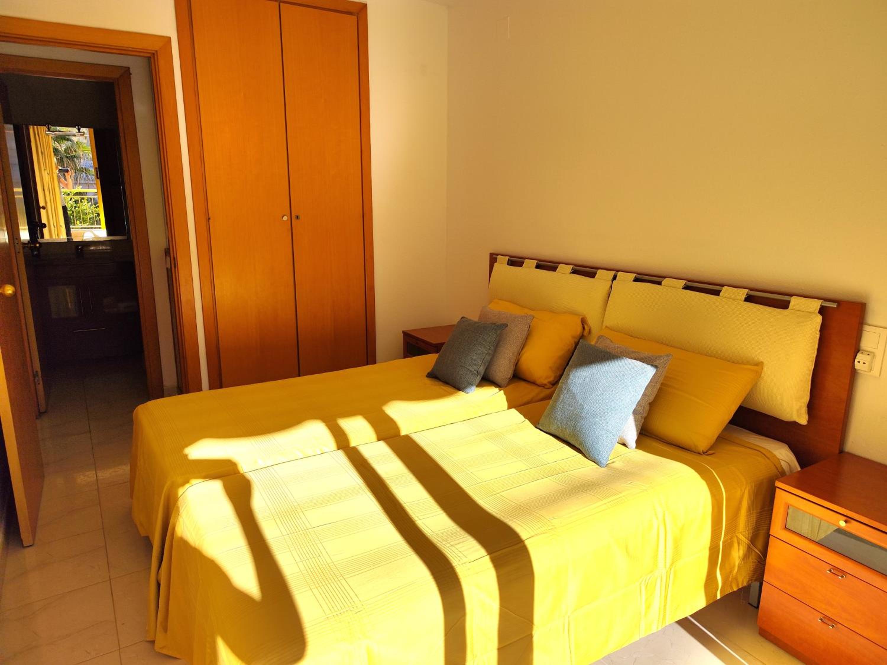 Luminoso apartamento en SALOU con TERRAZA y PARQUE INFANTIL IDEAL FAMILIAS