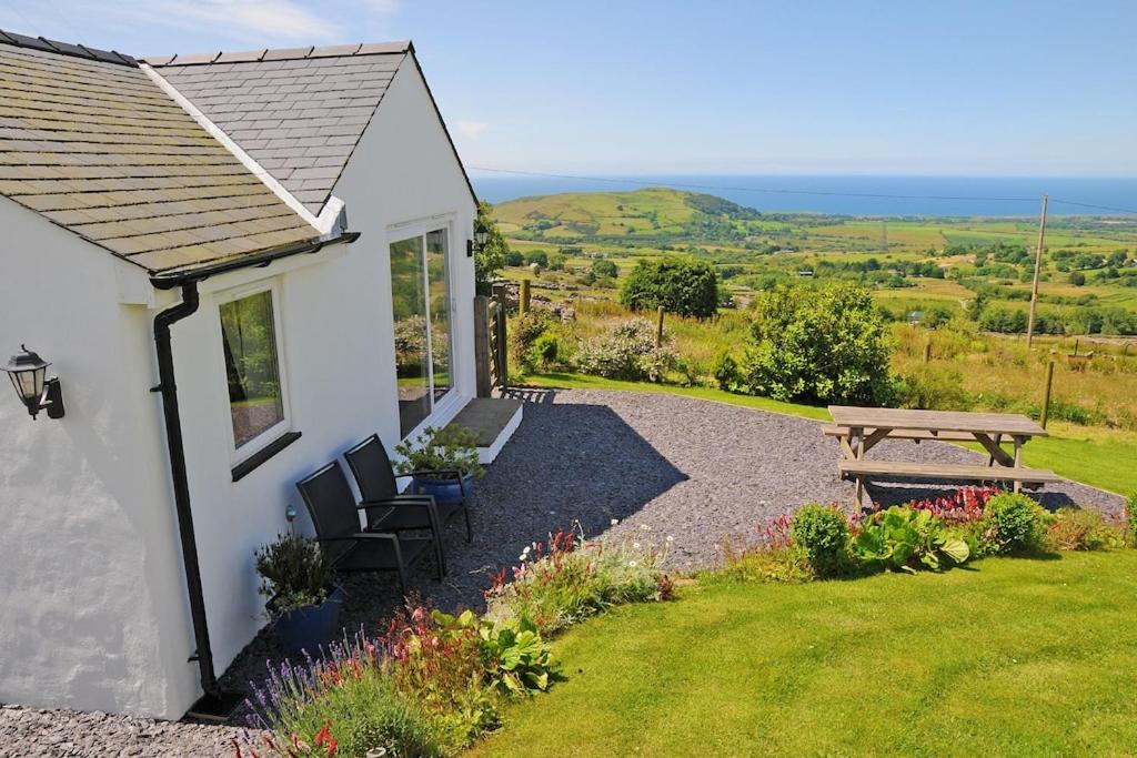Bwthyn Plas Hafod Cottage view 4