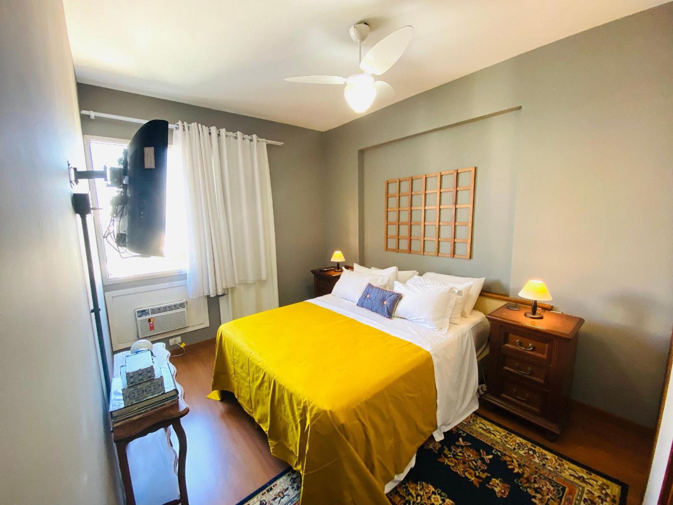 Leblon Flat Service 2 Bedrooms Sea View