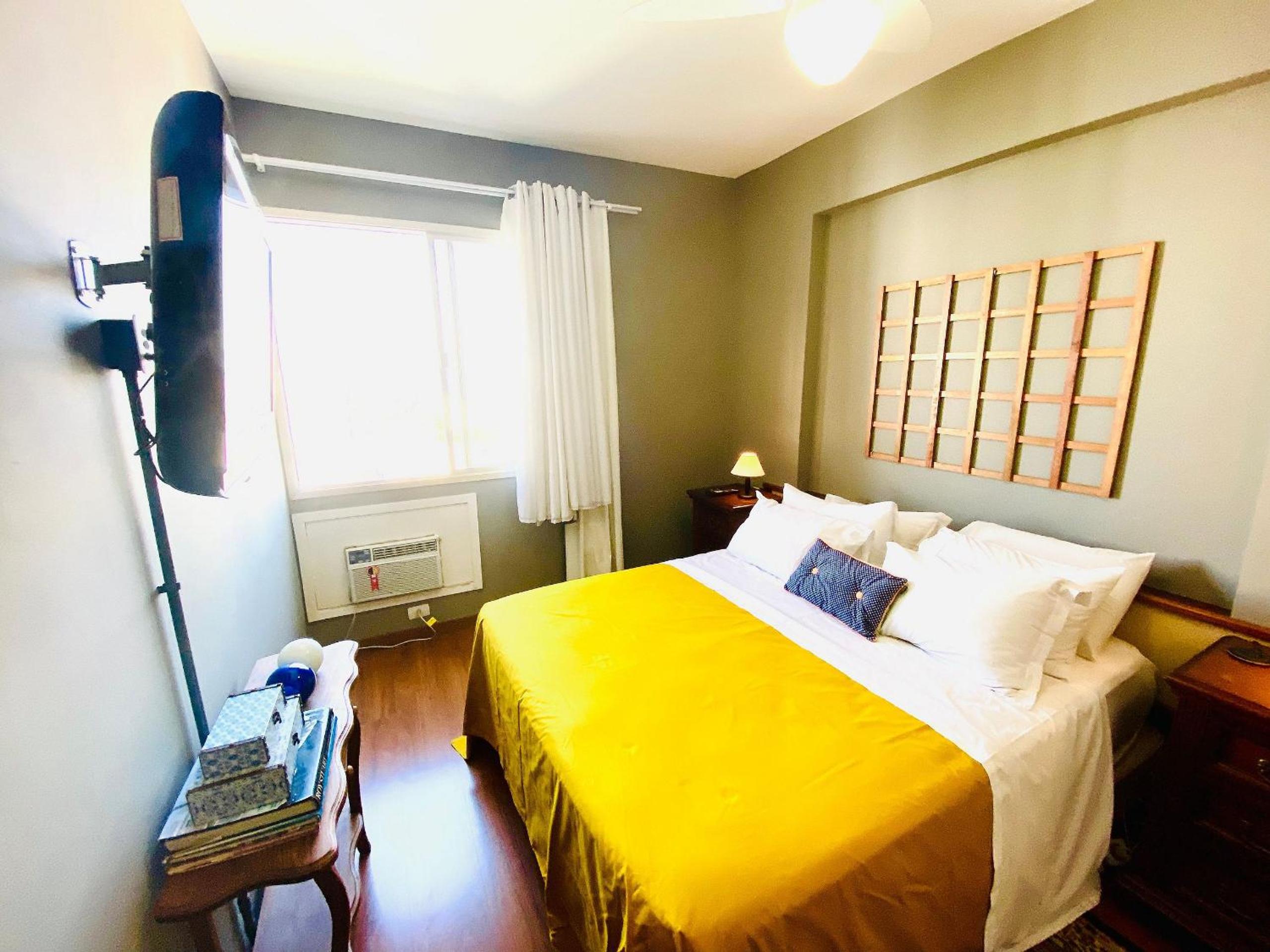 Leblon Flat Service 2 Bedrooms Sea View