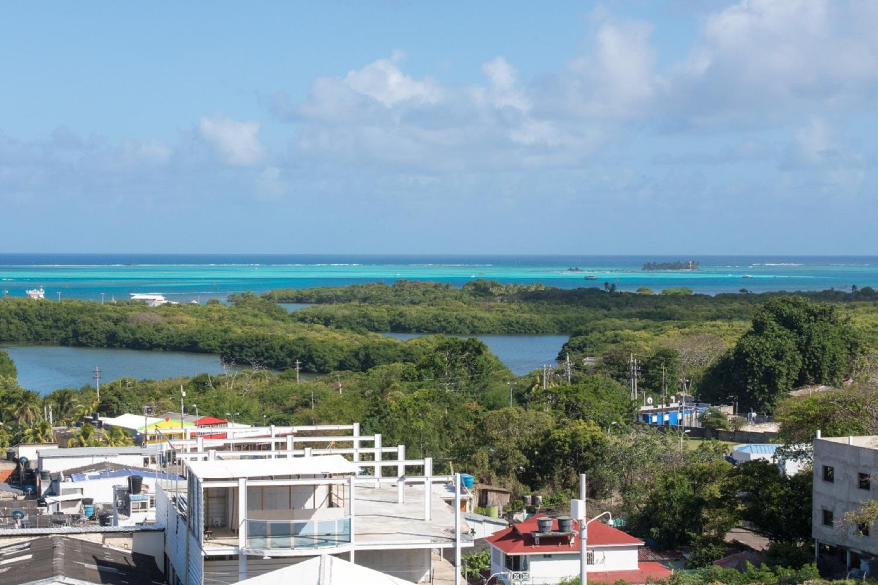 Bay Winds Inn