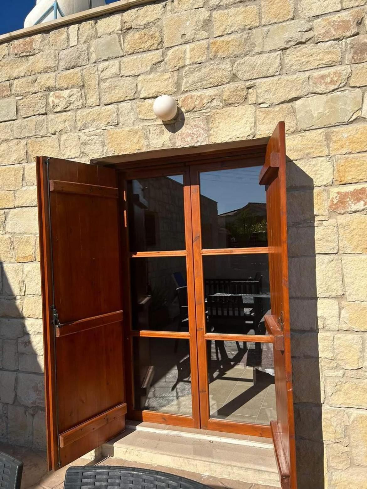 Fontana Traditional House