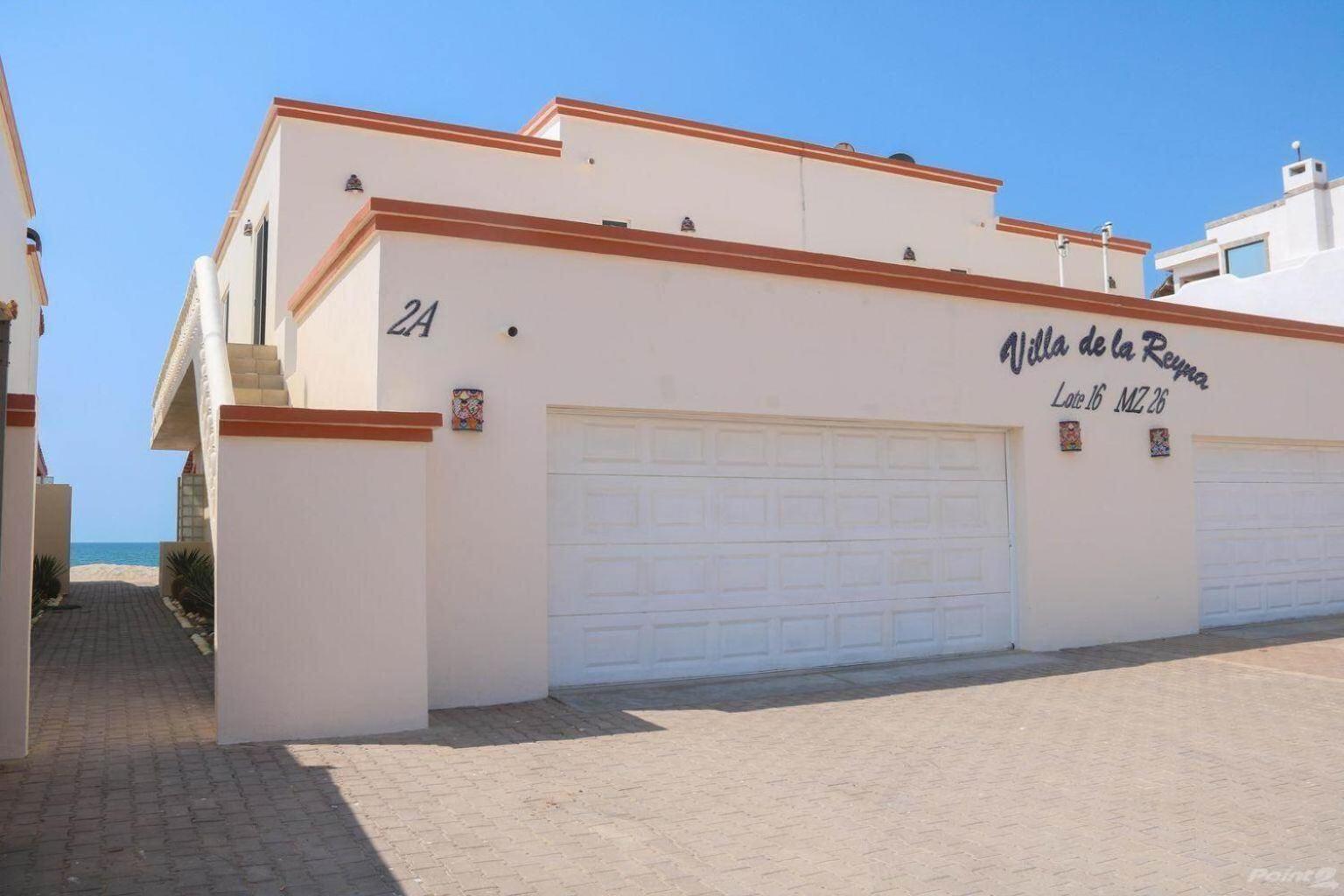 Villa de la Reyna 2A Beachfront Duplex view 3